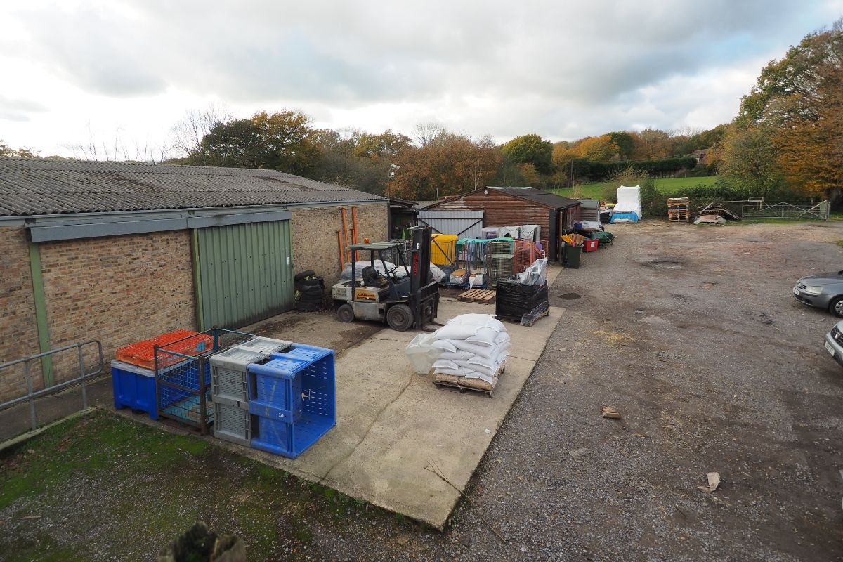 Kings Farm, Dorking Road, Kingsfold, RH12 3SA 