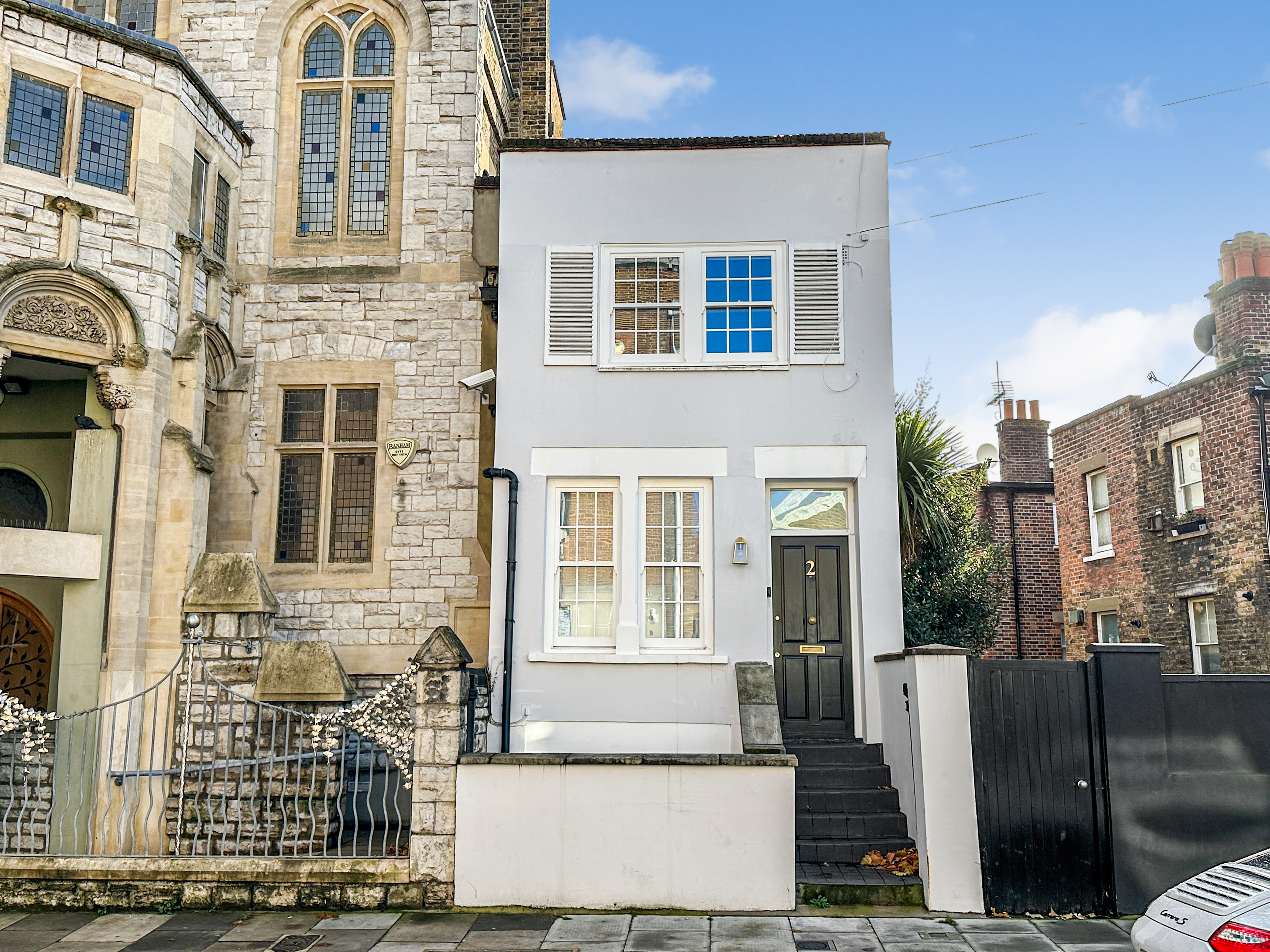 Flat with private garden, 2 Effie Road, Fulham, SW6 1TB
