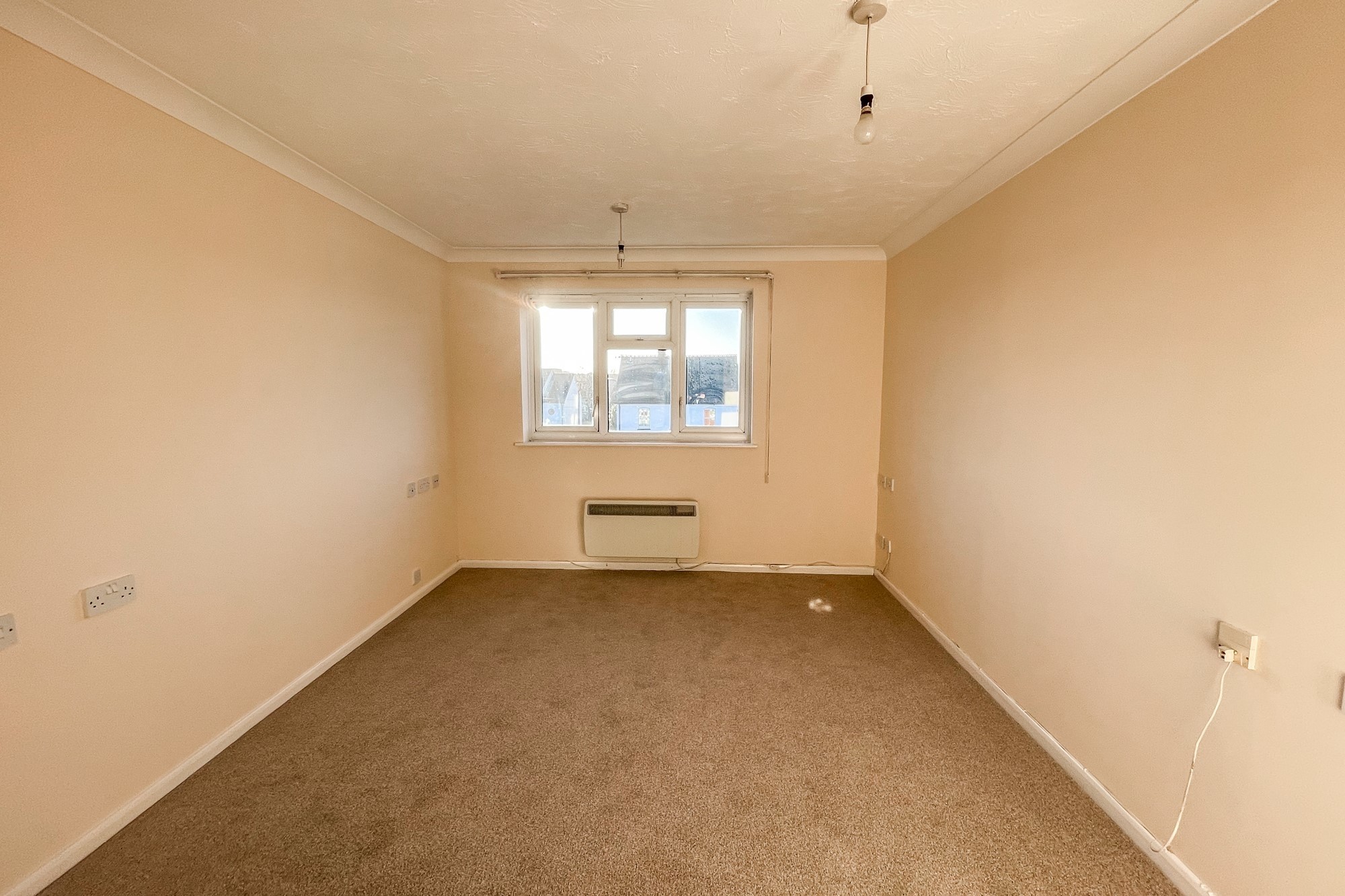 35 Fairbanks Lodge, Furzehill Road, Borehamwood, Hertfordshire WD6 2DQ
