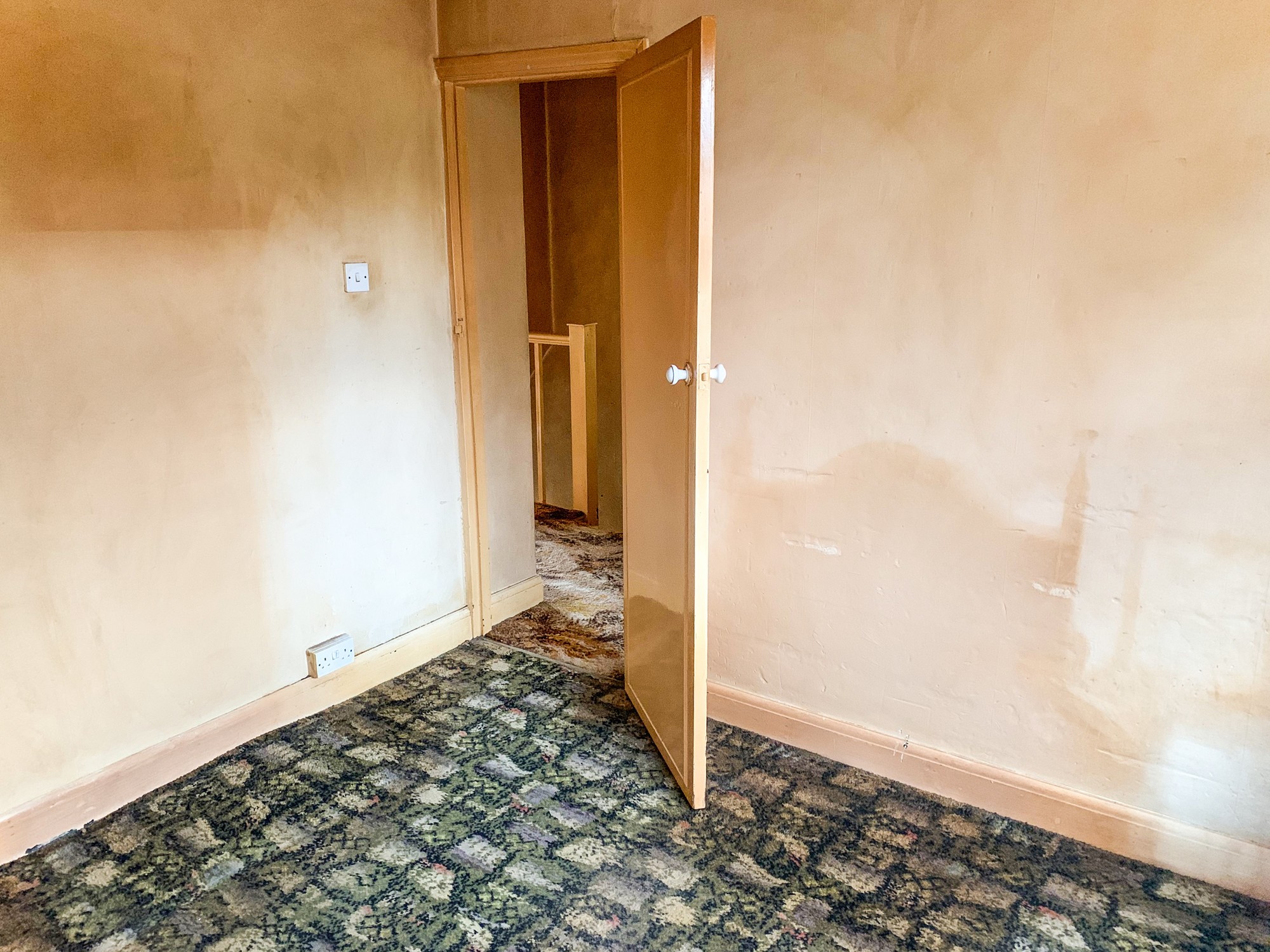2 Cramworth Grove, Nottingham, NG5 4AP
