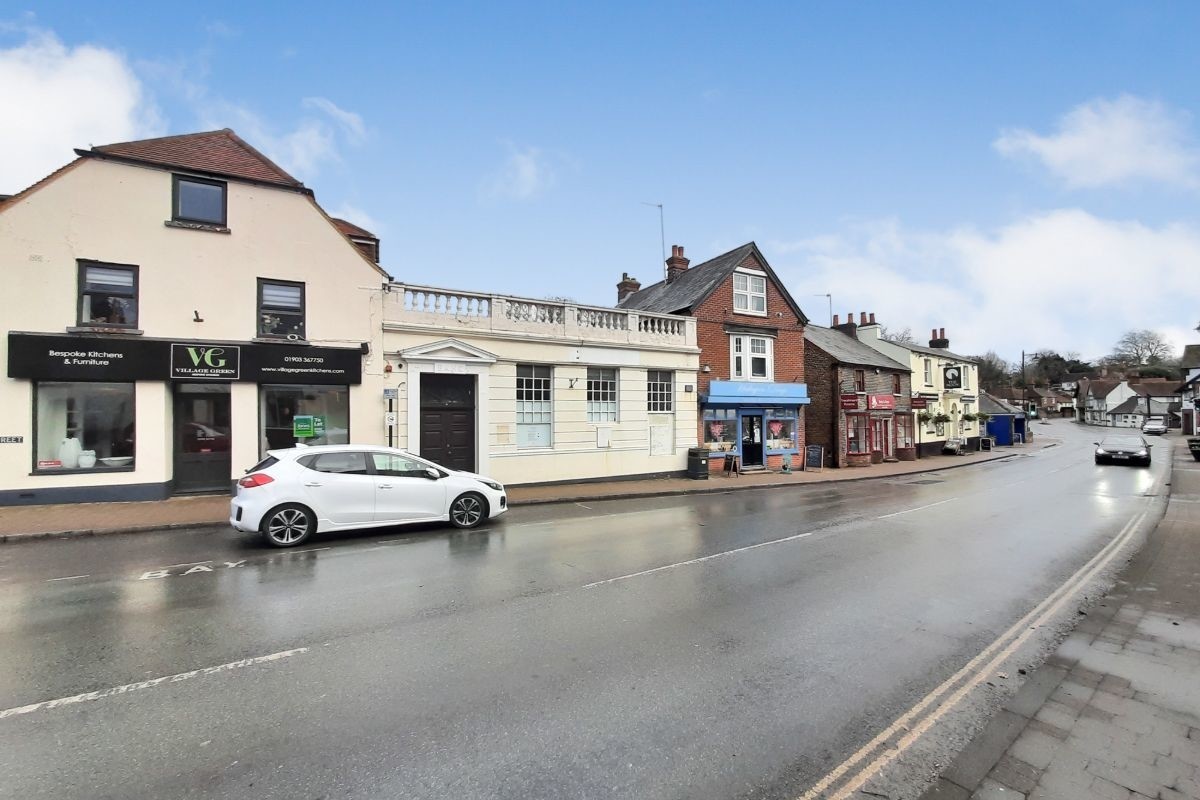 5 High Street, Storrington, Pulborough, West Sussex RH20 4DS
