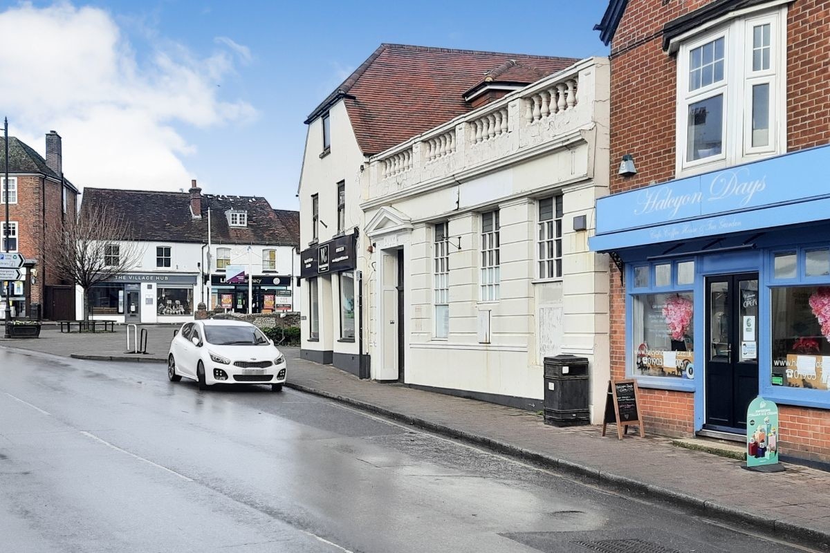 5 High Street, Storrington, Pulborough, West Sussex RH20 4DS
