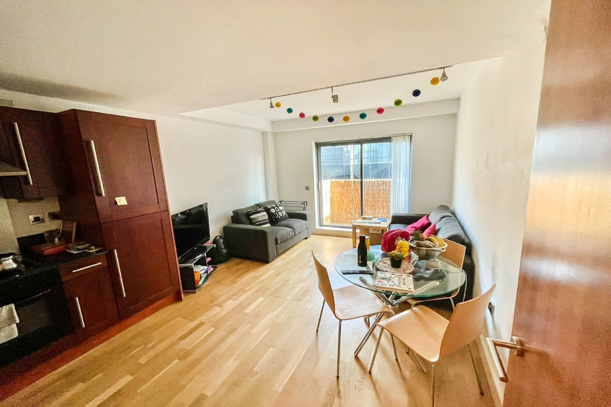Apartment 405,  6 Oldham Road, Manchester, M4 5DB

