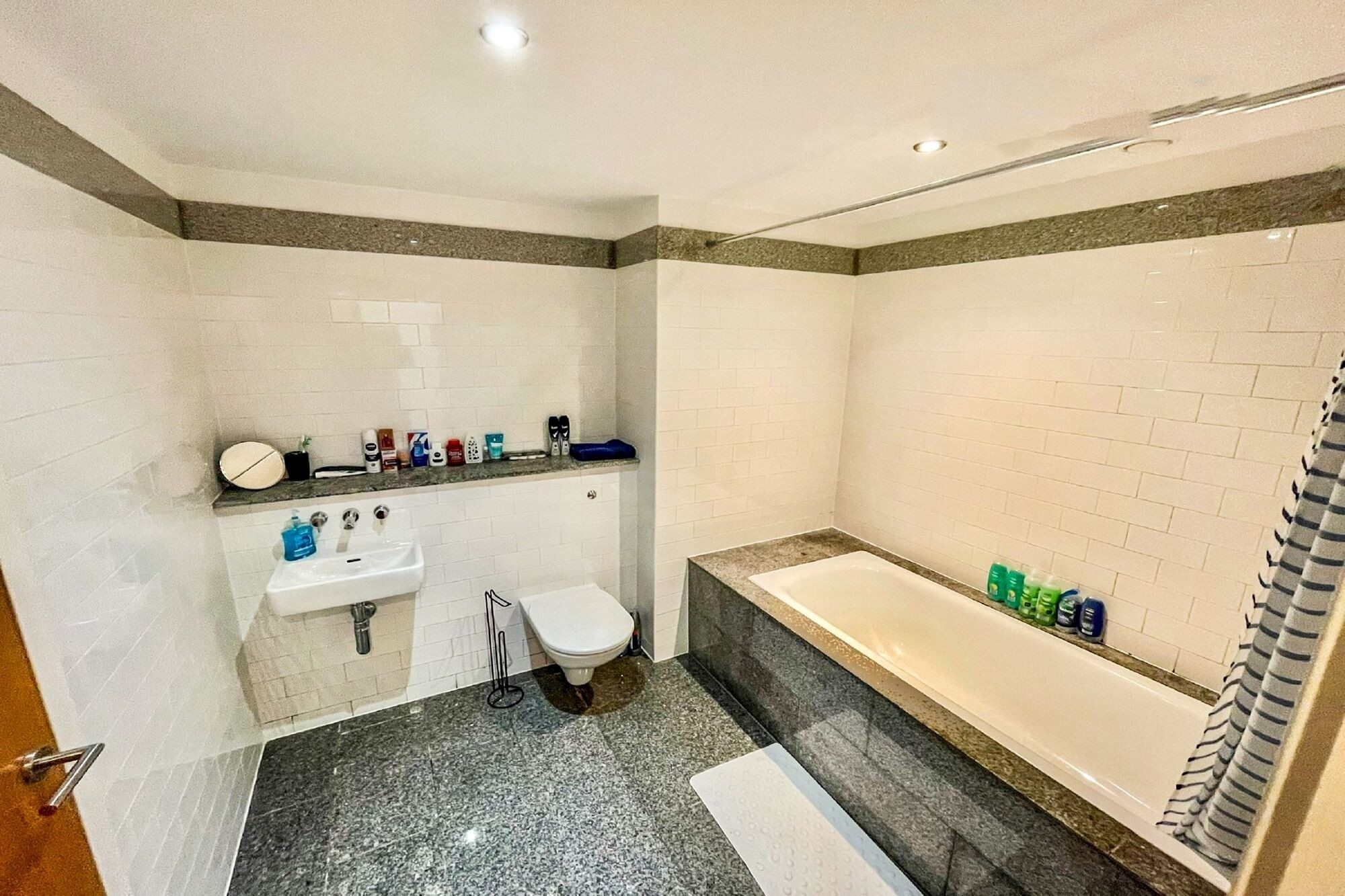 Apartment 409,  6 Oldham Road, Manchester, M4 5DB
