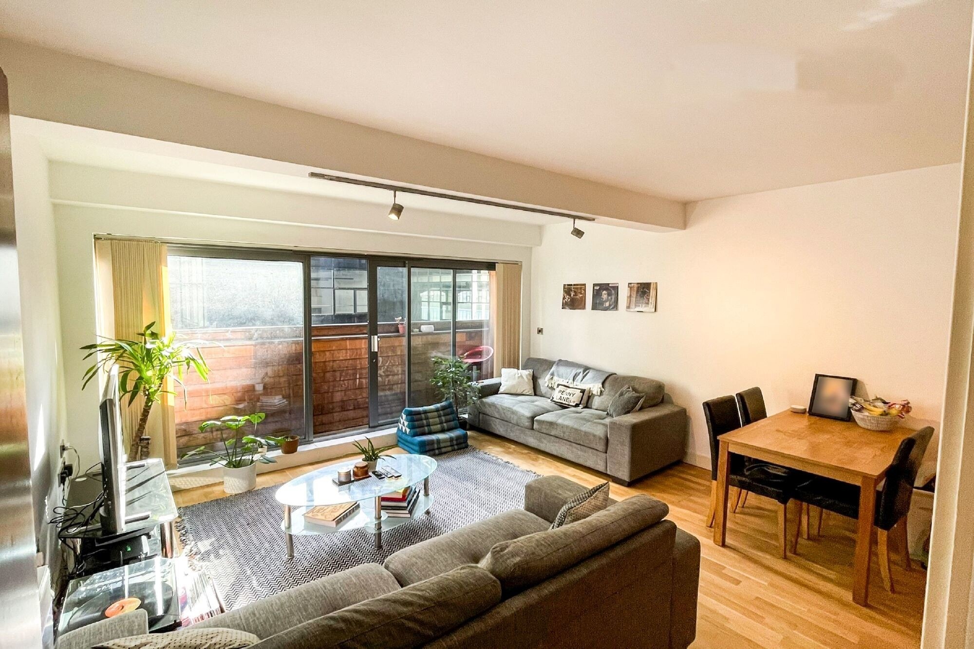 Apartment 203,  6 Oldham Road, Manchester, M4 5DB

