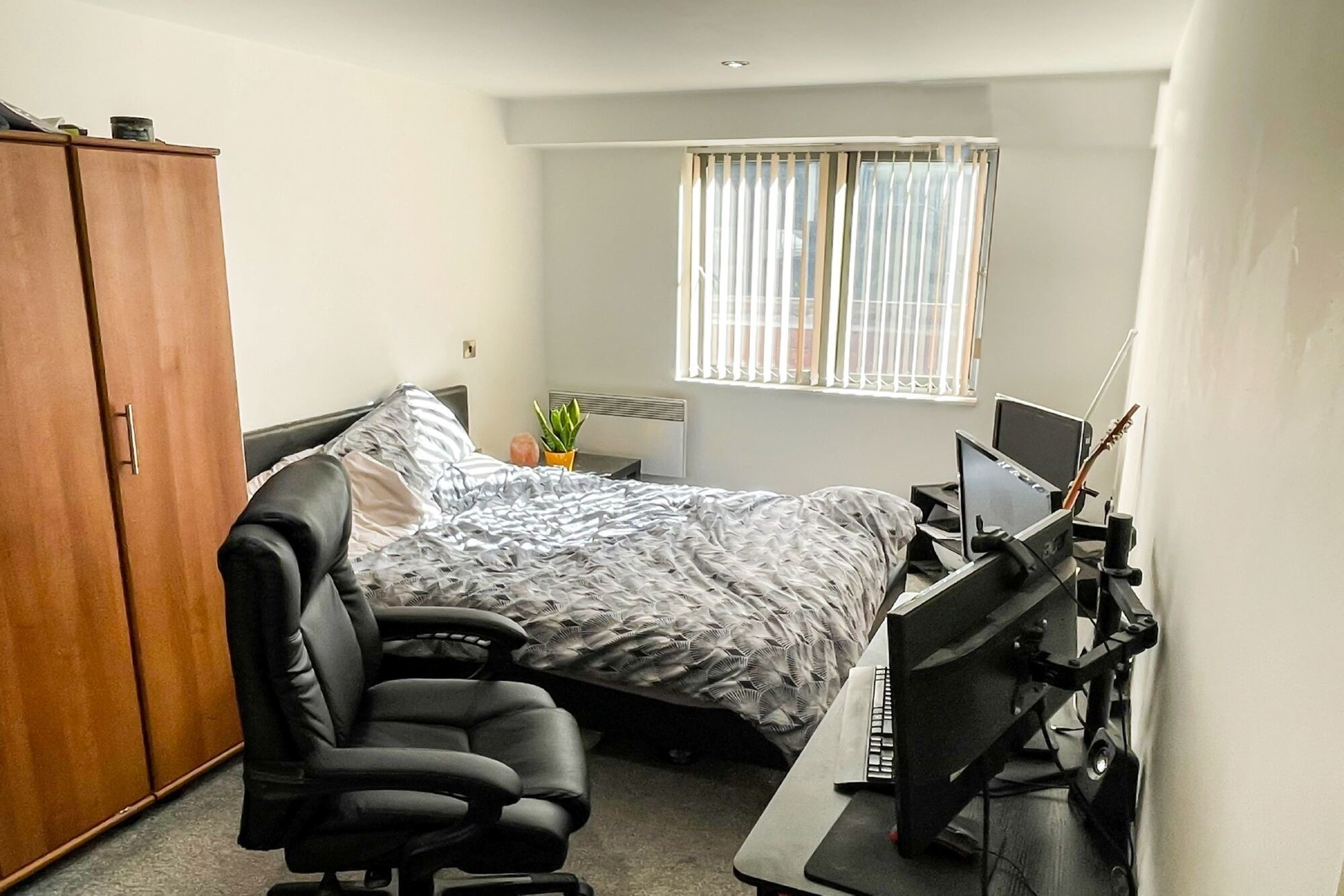 Apartment 203,  6 Oldham Road, Manchester, M4 5DB
