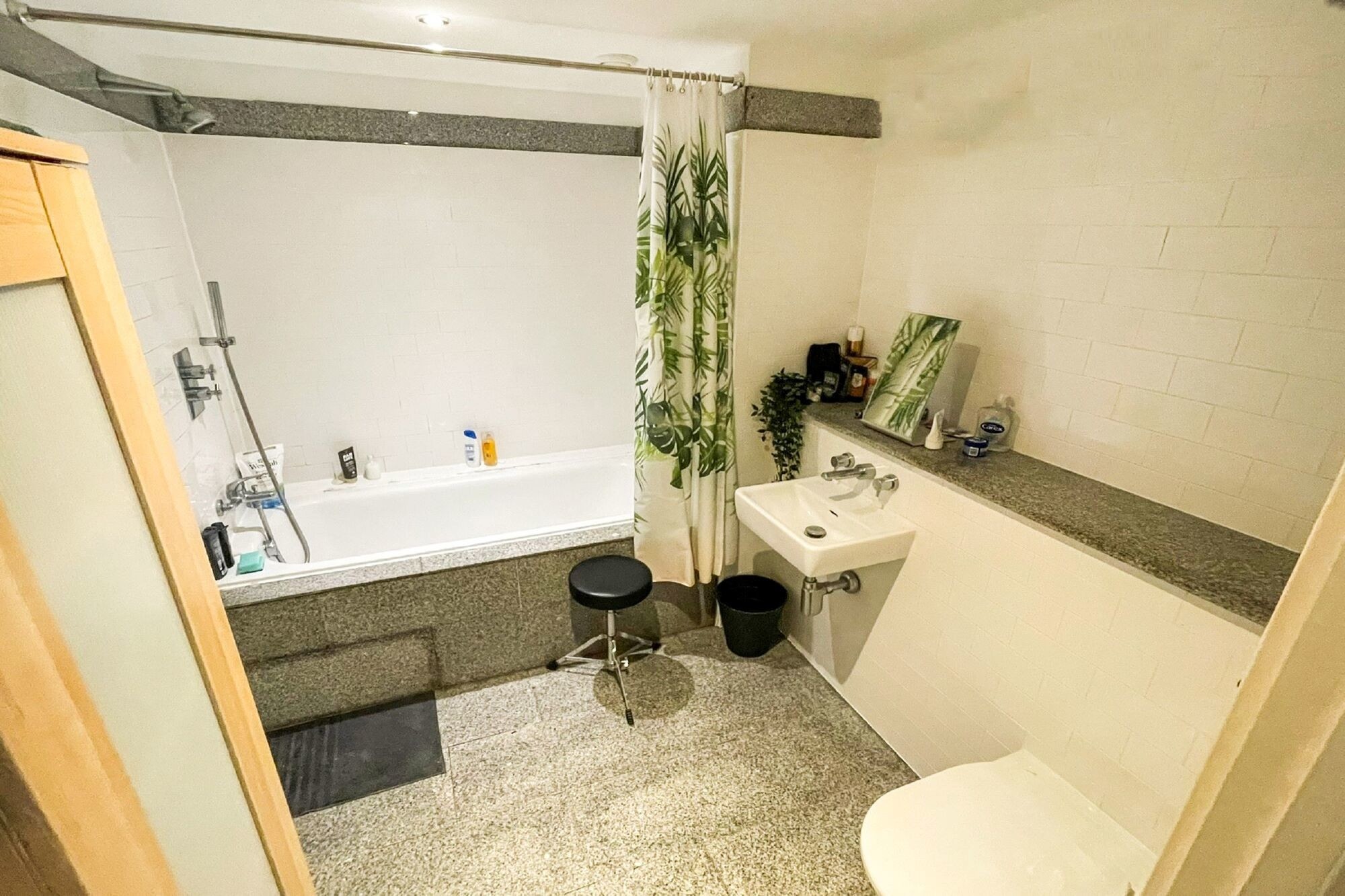 Apartment 203,  6 Oldham Road, Manchester, M4 5DB
