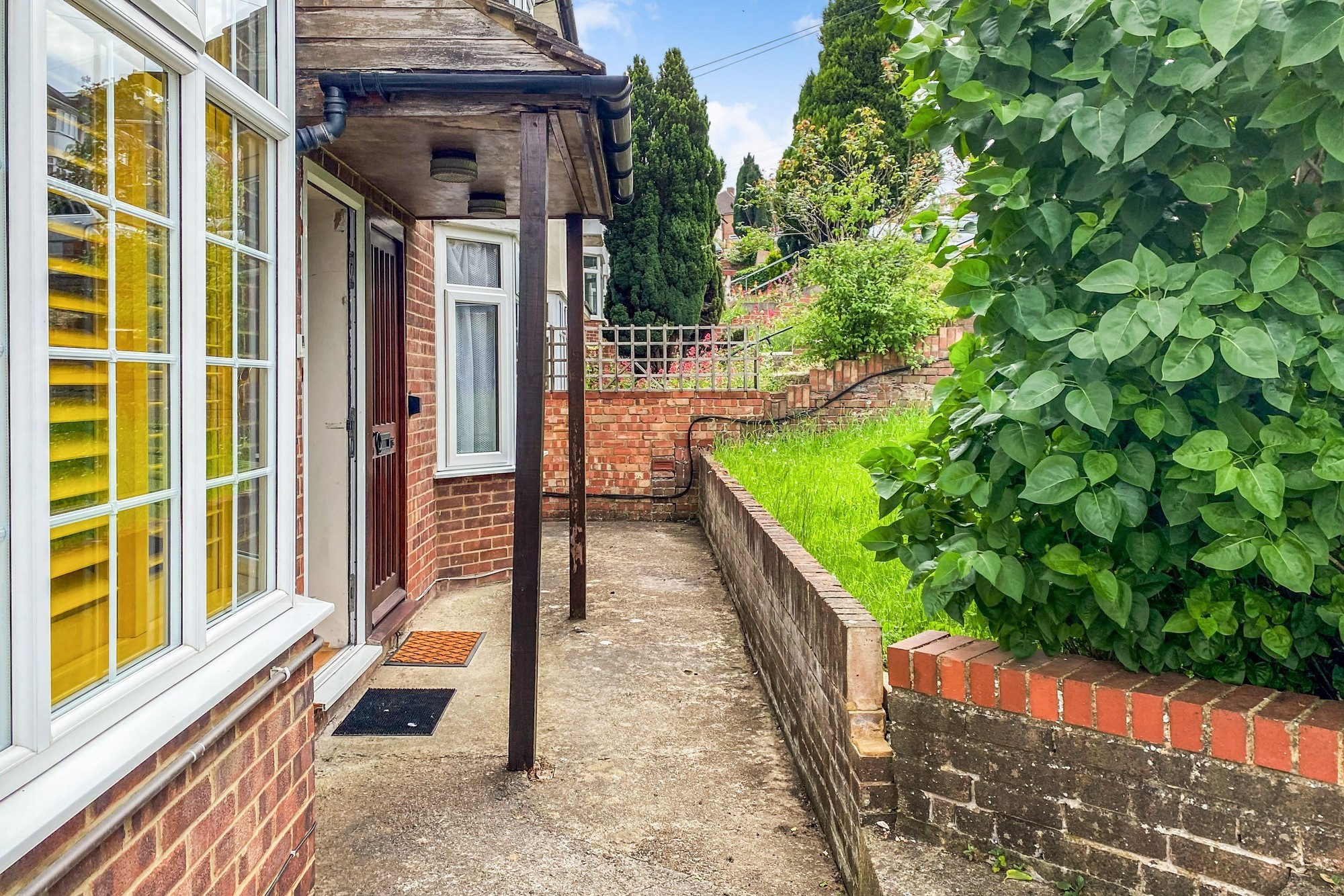 113b Whitelands Road, High Wycombe, Buckinghamshire HP12 3EN