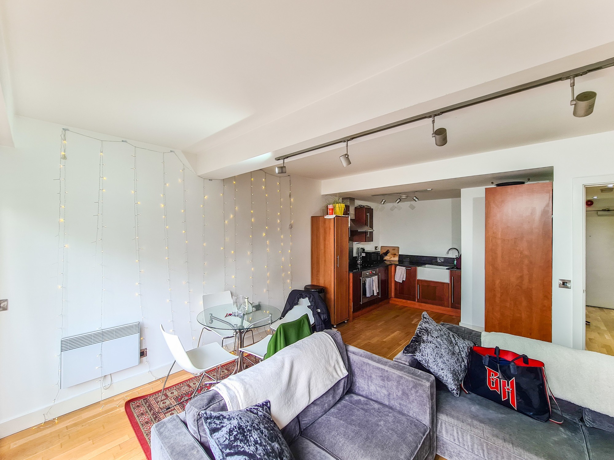 Apt 404, 6 Oldham Road, Manchester, M4 5DB
