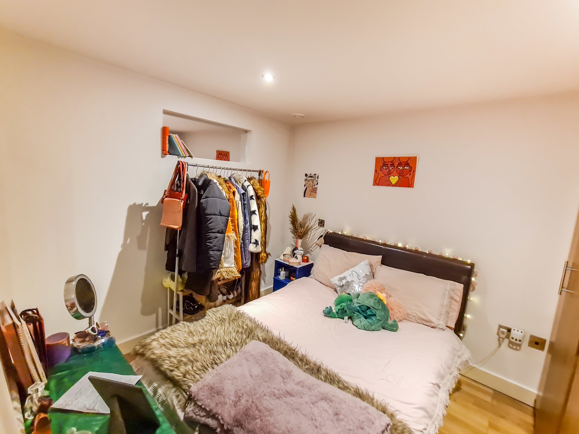 Apt 404, 6 Oldham Road, Manchester, M4 5DB
