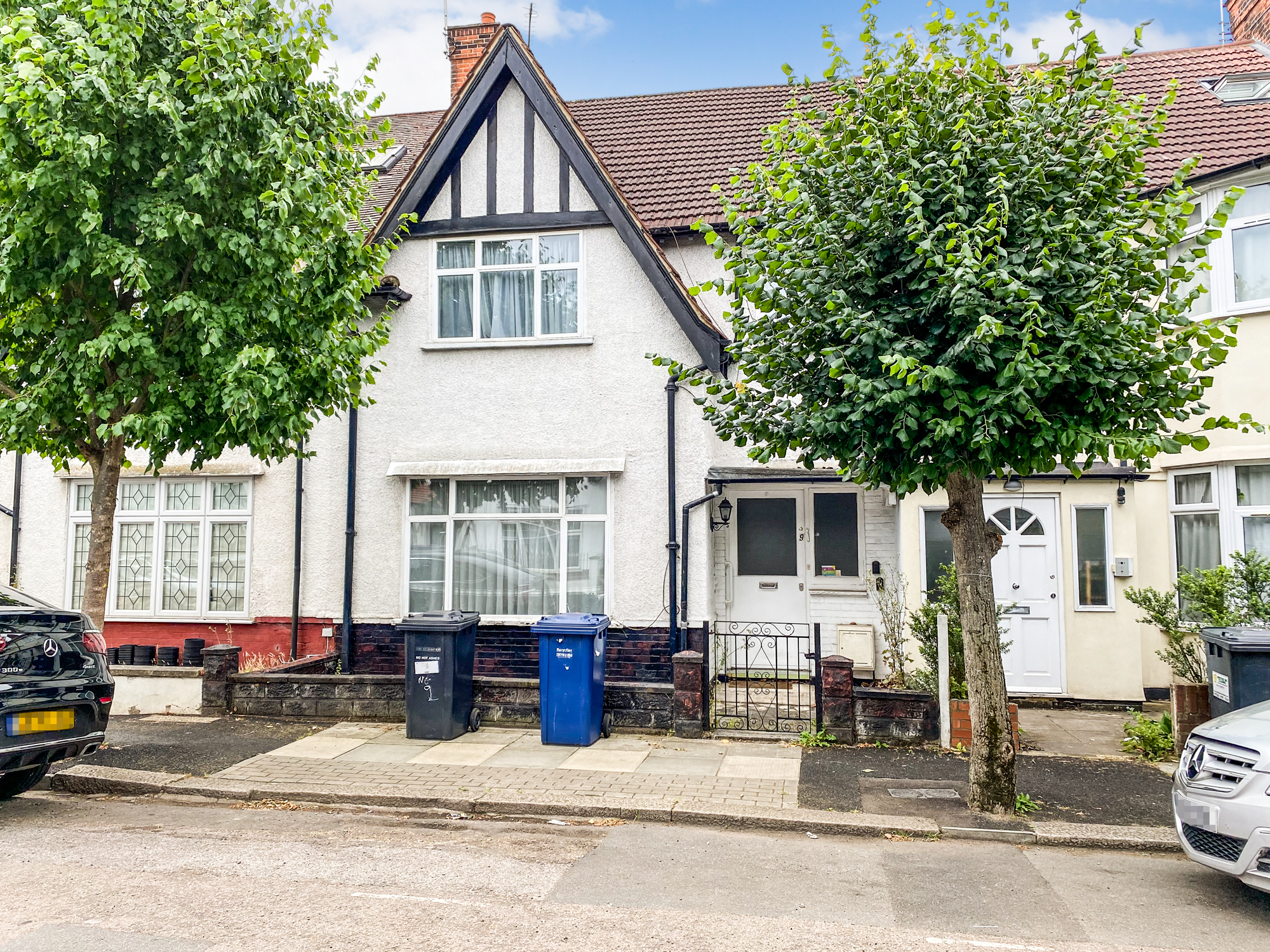 9 Alyth Gardens, Temple Fortune, London NW11 7EN