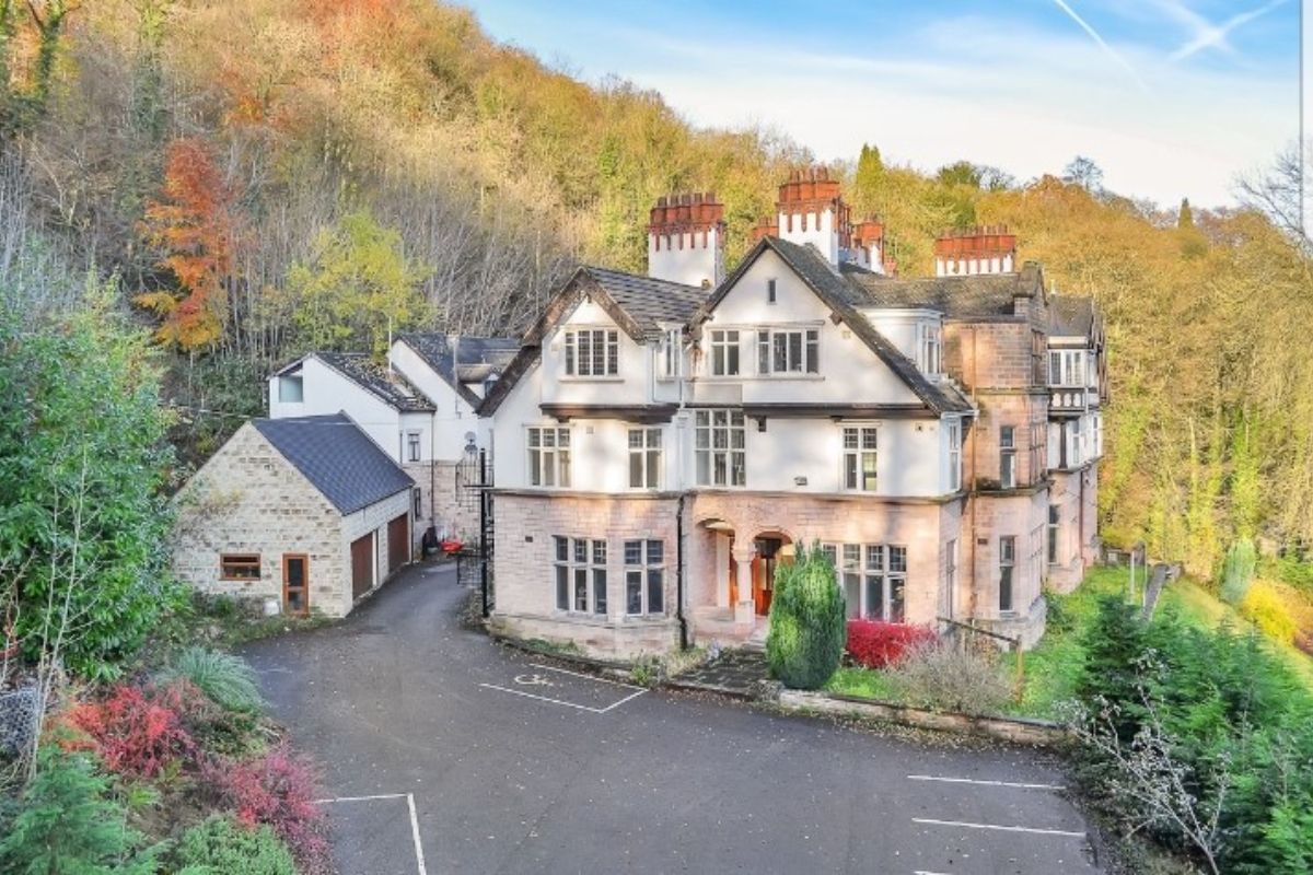 Cromford Court, Mansion House, 2 Derby Road, Matlock Bath, Derbyshire DE4 3PY