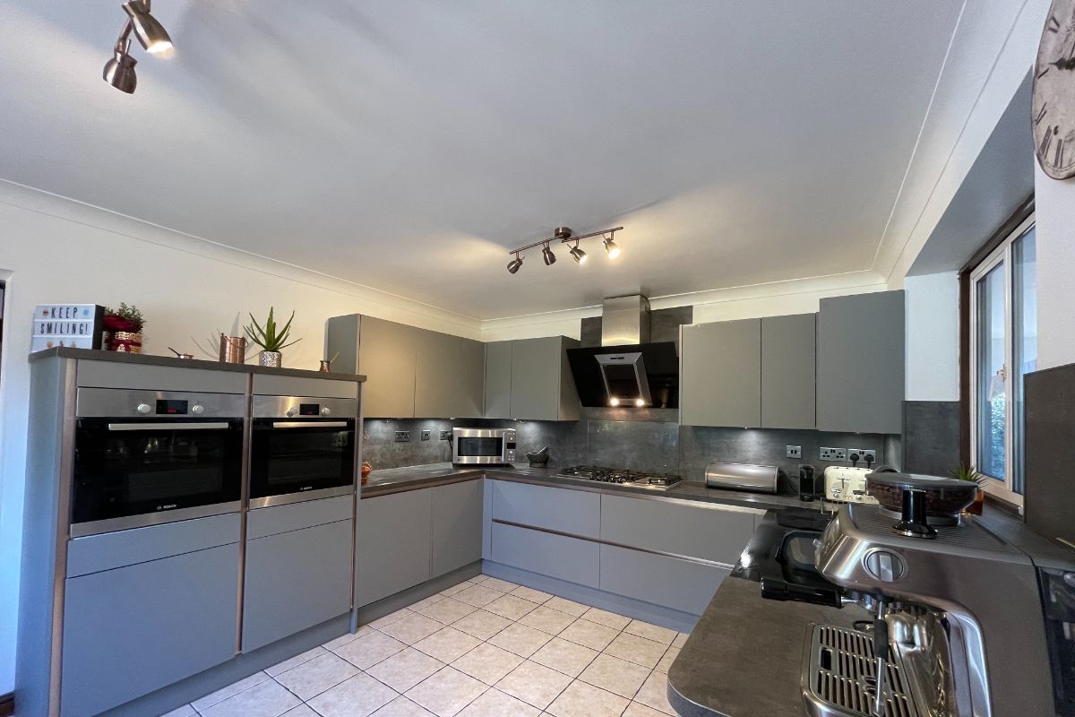 Brackenwood, Sandy Lane, Horsford, Norwich NR10 3EB