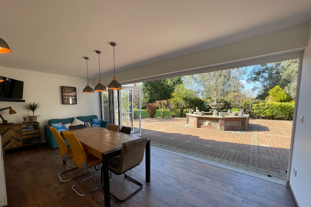 Brackenwood, Sandy Lane, Horsford, Norwich NR10 3EB
