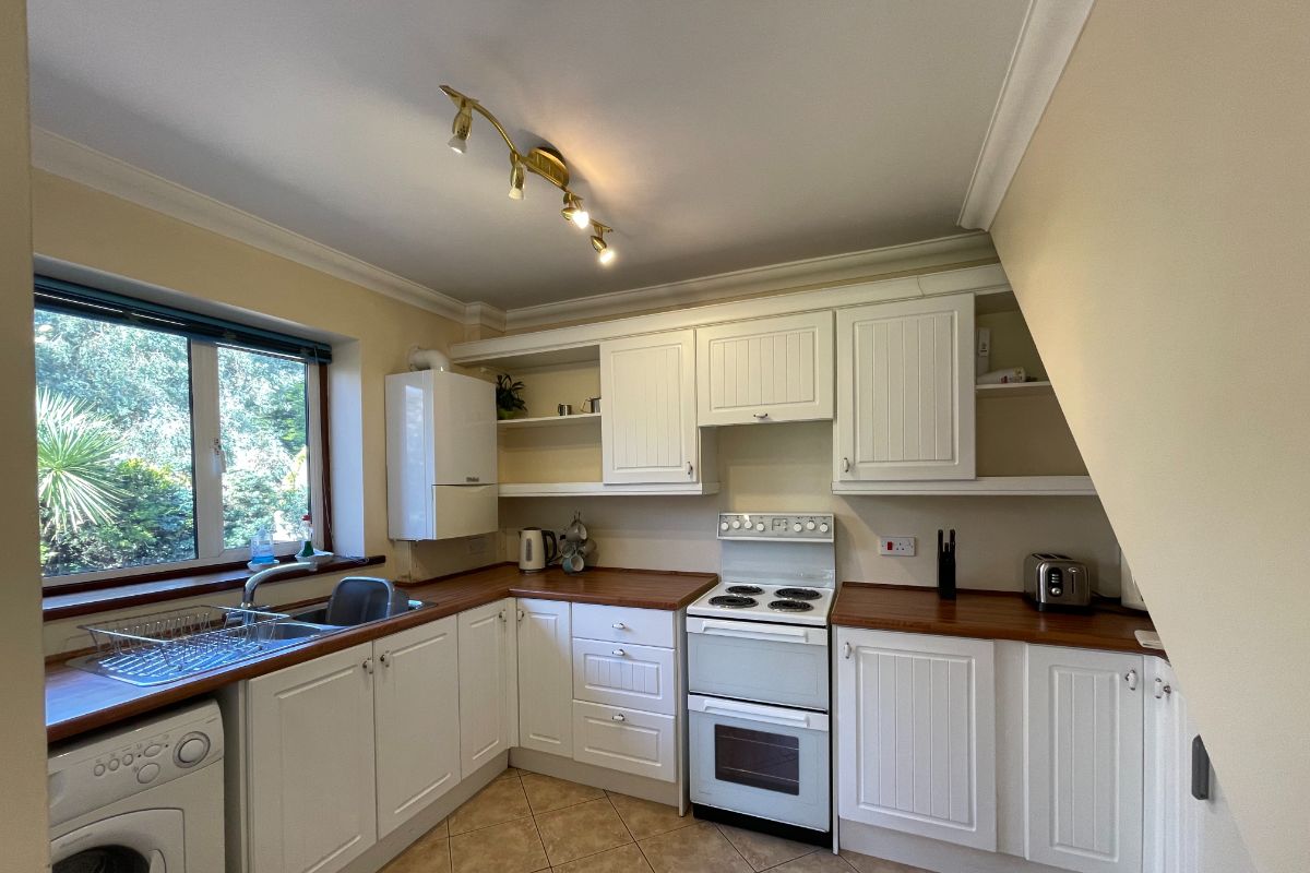Brackenwood, Sandy Lane, Horsford, Norwich NR10 3EB