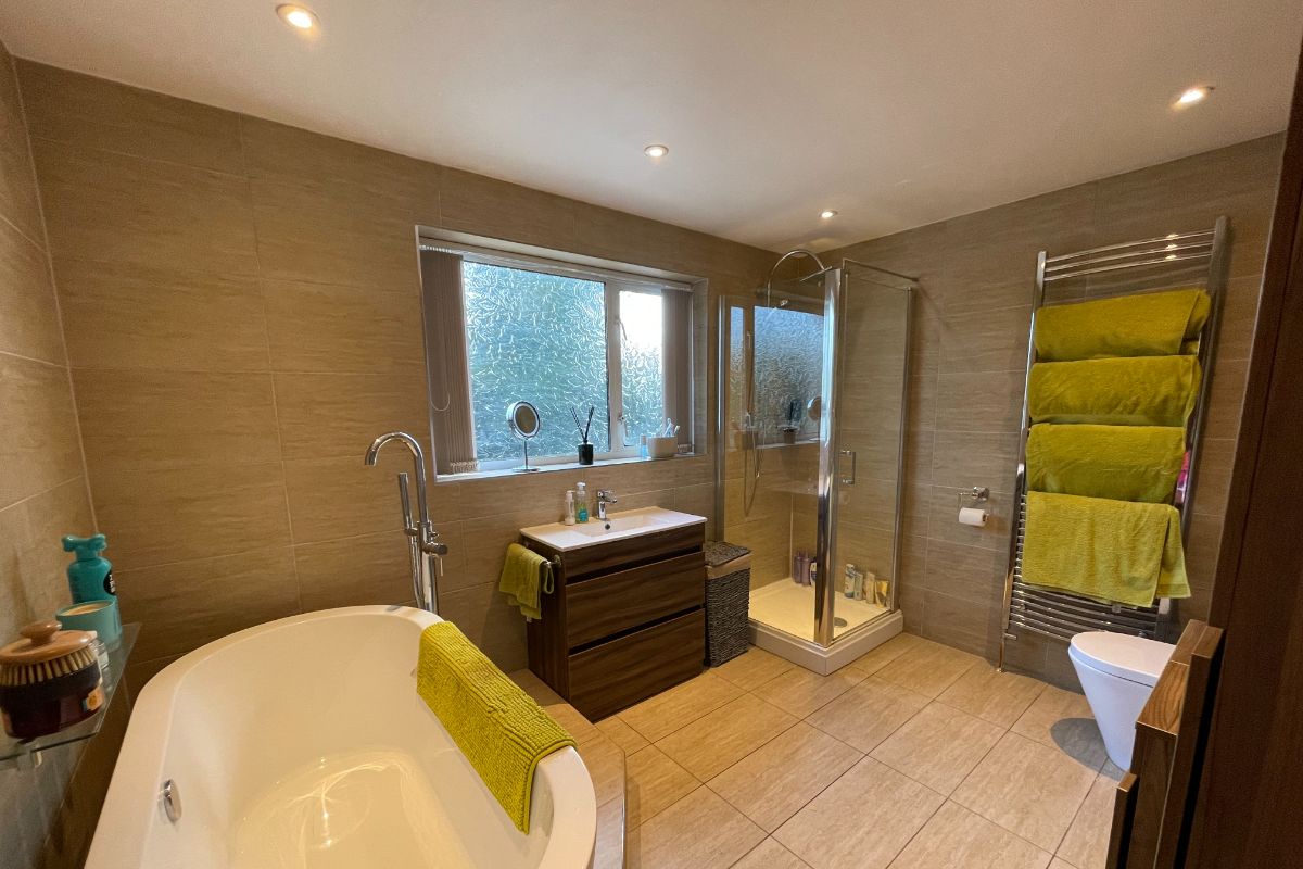 Brackenwood, Sandy Lane, Horsford, Norwich NR10 3EB