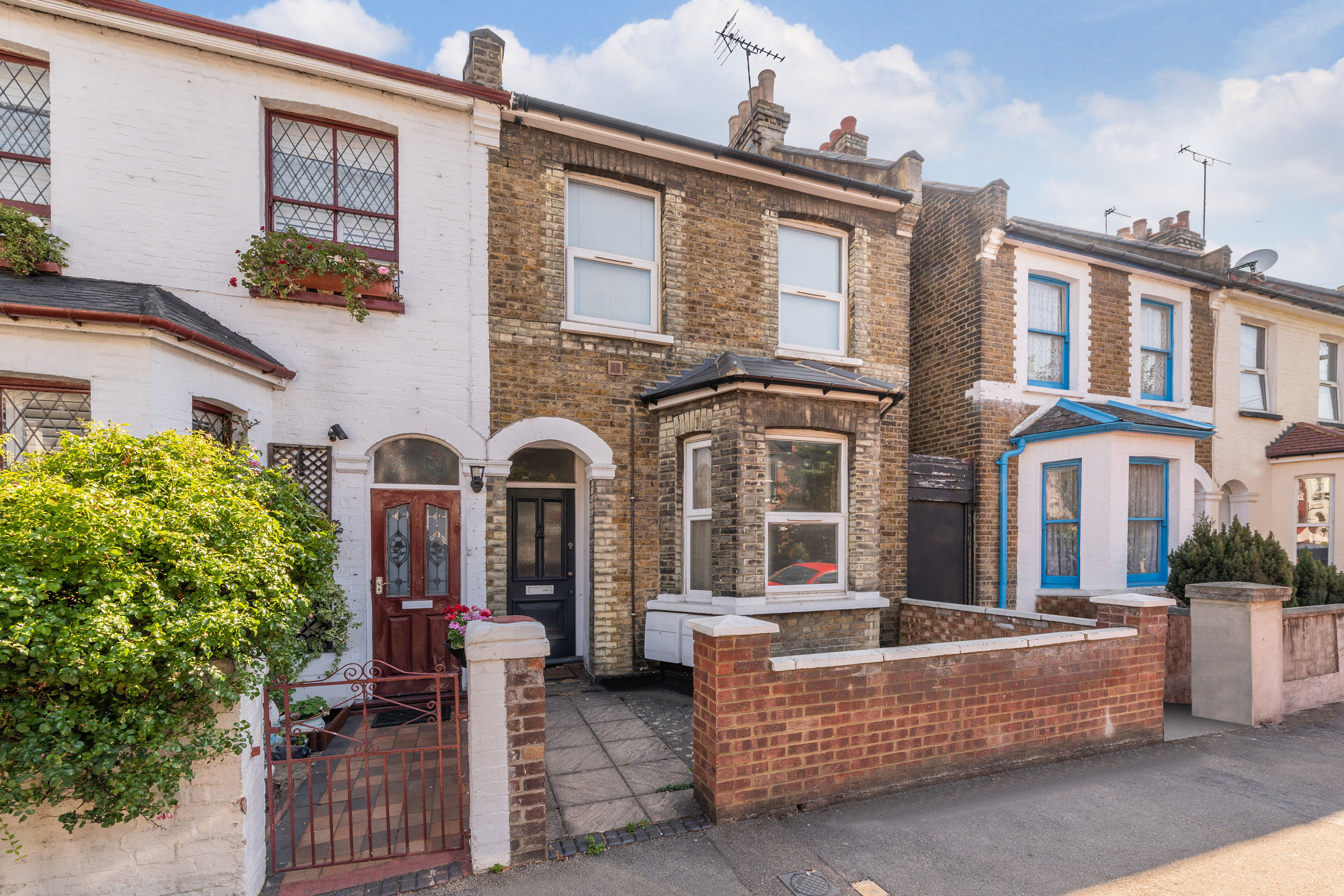 15 Oak Grove, Cricklewood, London, NW2 3LS 
