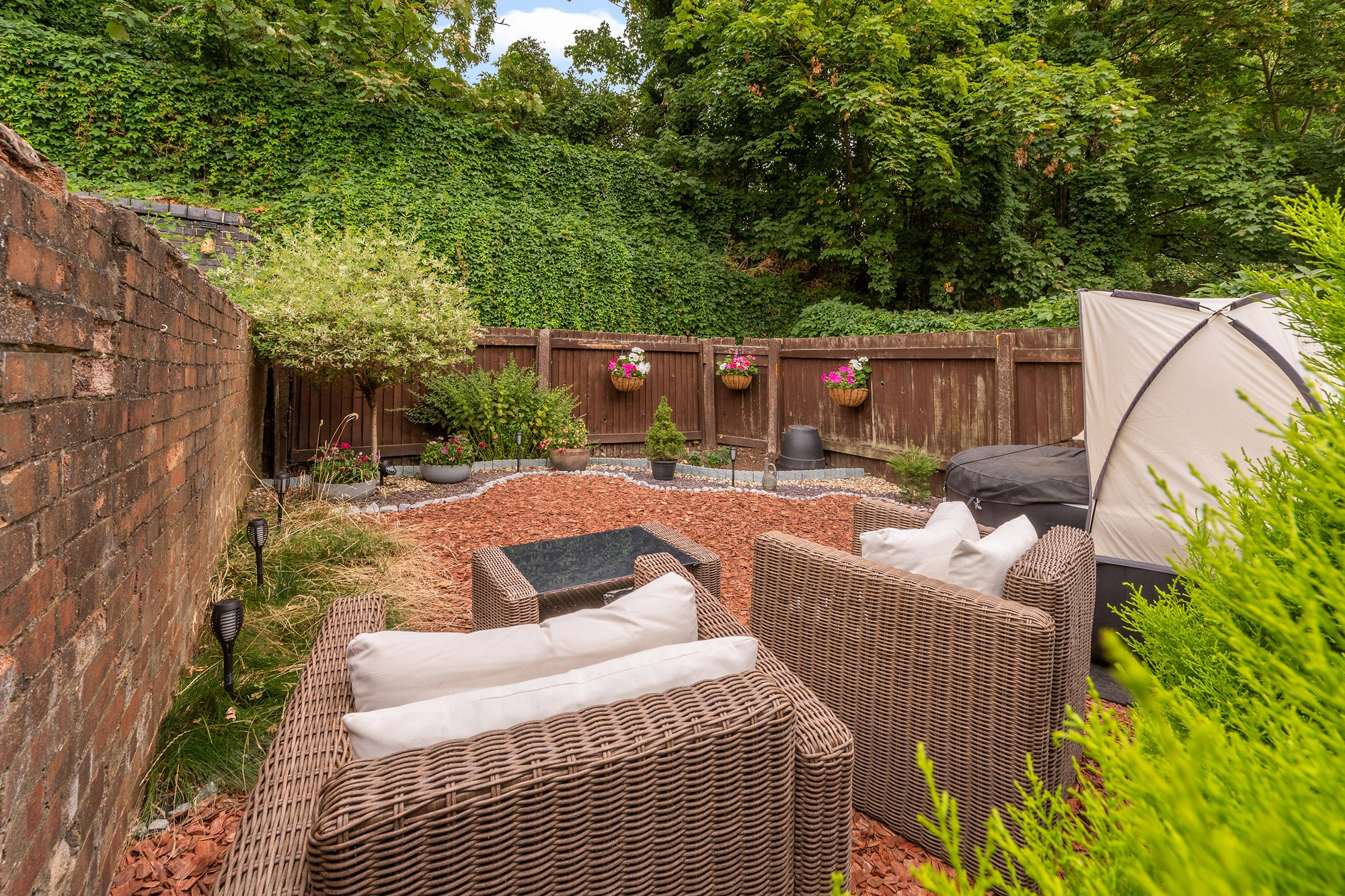 15 Oak Grove, Cricklewood, London, NW2 3LS 
