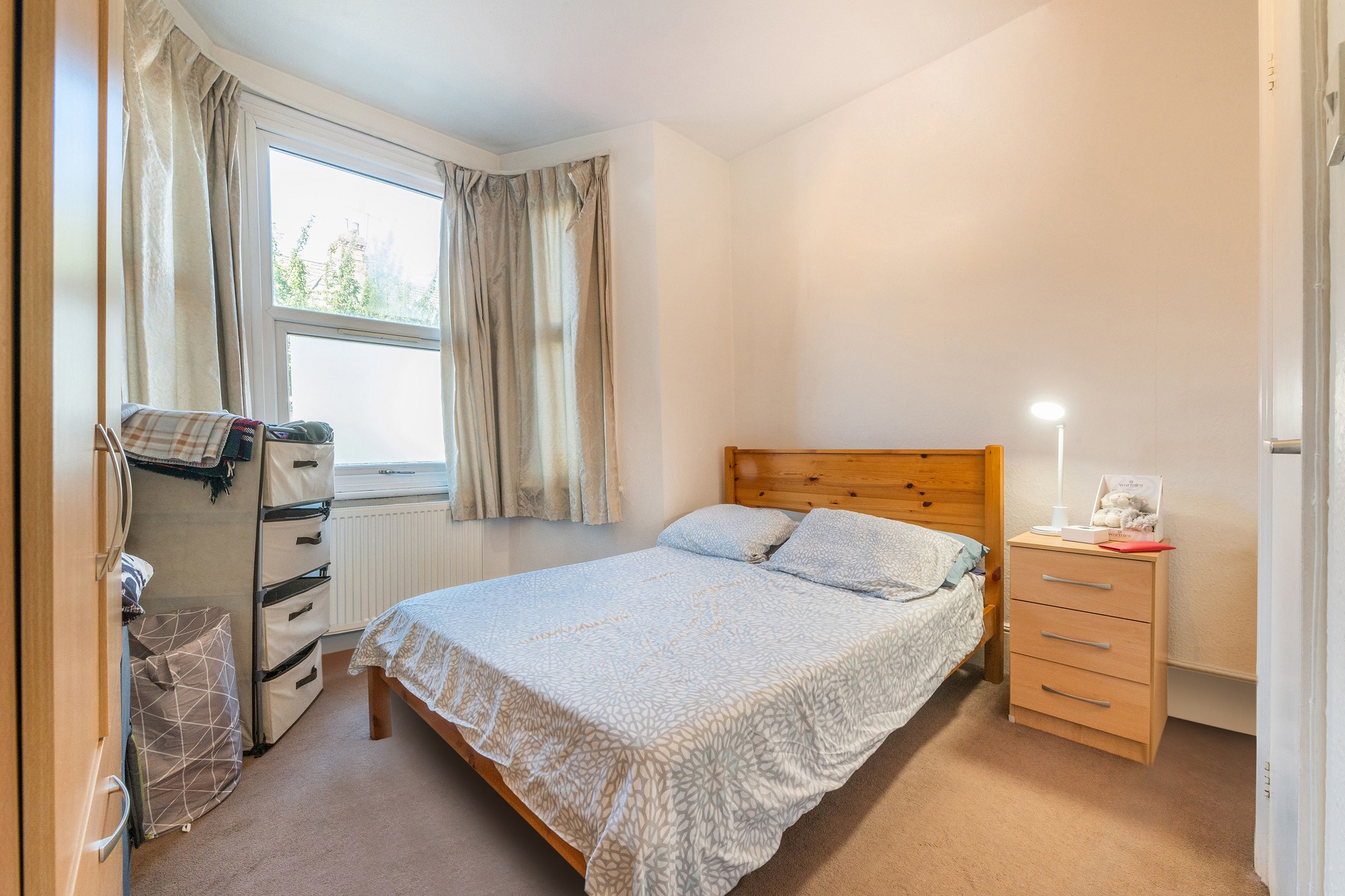 15 Oak Grove, Cricklewood, London, NW2 3LS 
