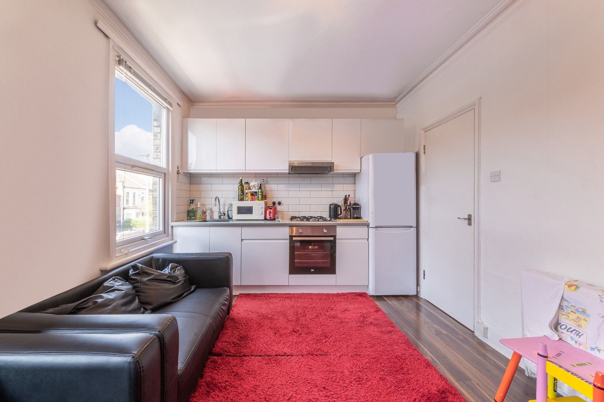 15 Oak Grove, Cricklewood, London, NW2 3LS 
