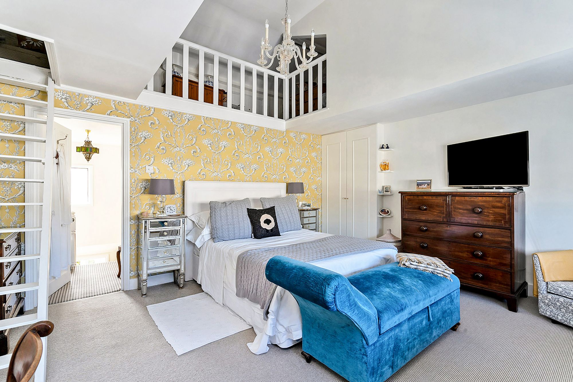 46 Redcliffe Road, Chelsea, London, SW10 9NJ
