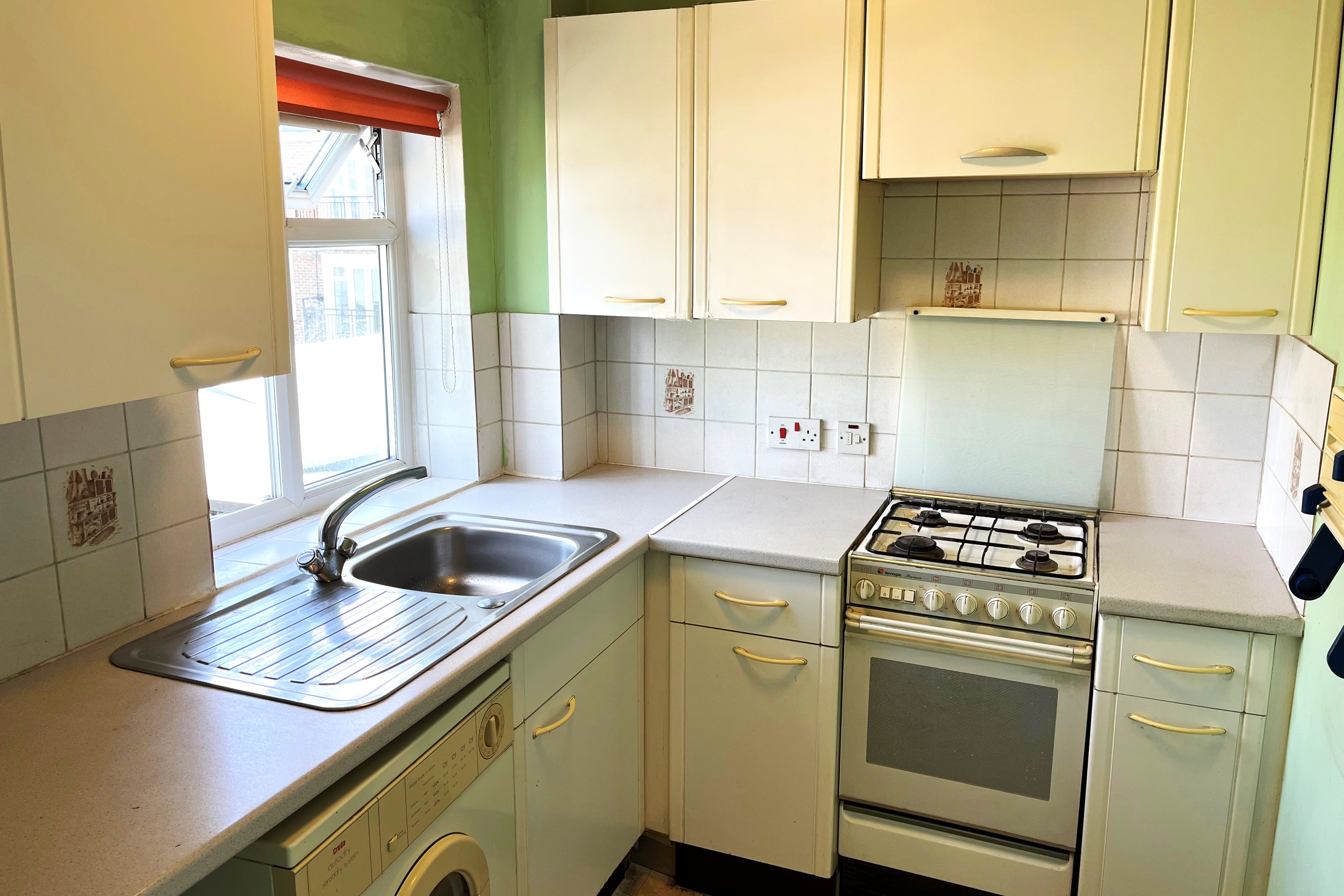 Flat 3, 3 Shaftesbury Road, Richmond TW9 2TD