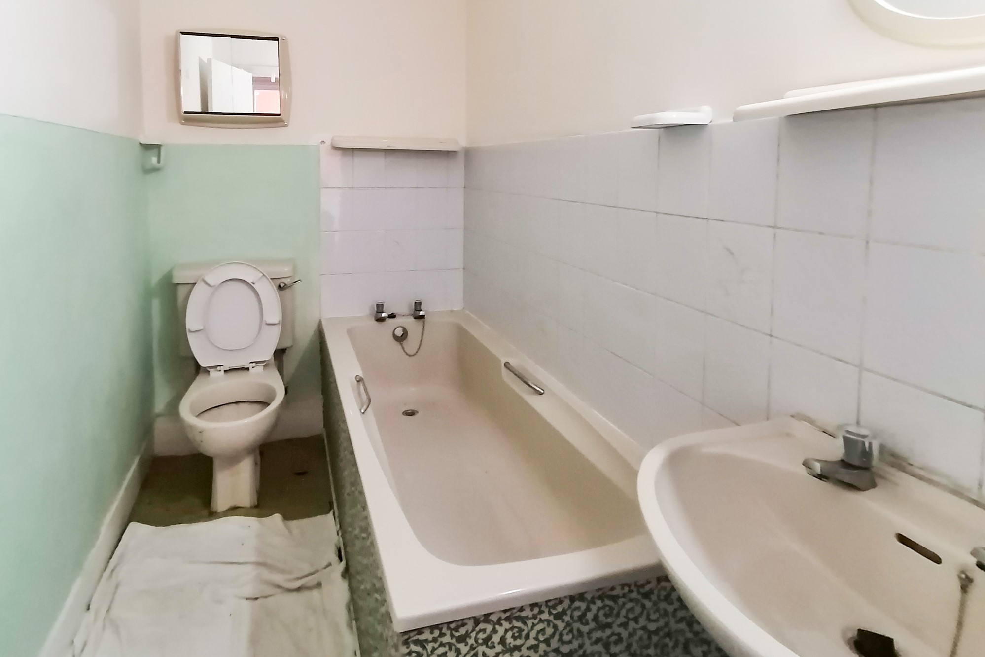 Flat 3, 3 Shaftesbury Road, Richmond TW9 2TD