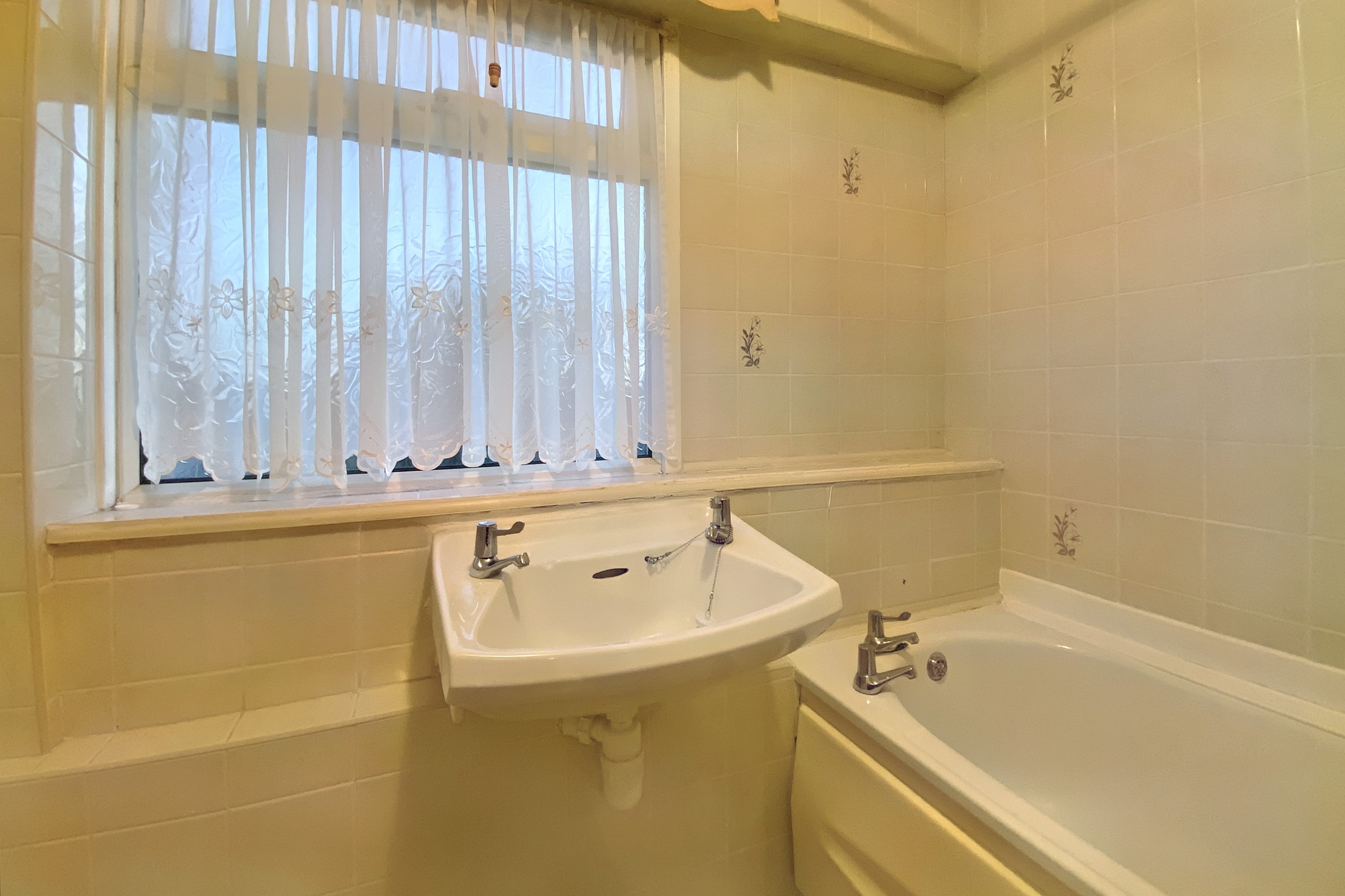 129 Heaton Avenue, Romford, Essex, RM3 7HL