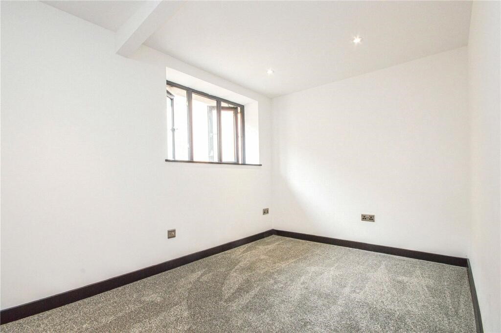 Flat 3, 49-51 Regent Street, Swindon, SN1 1JS