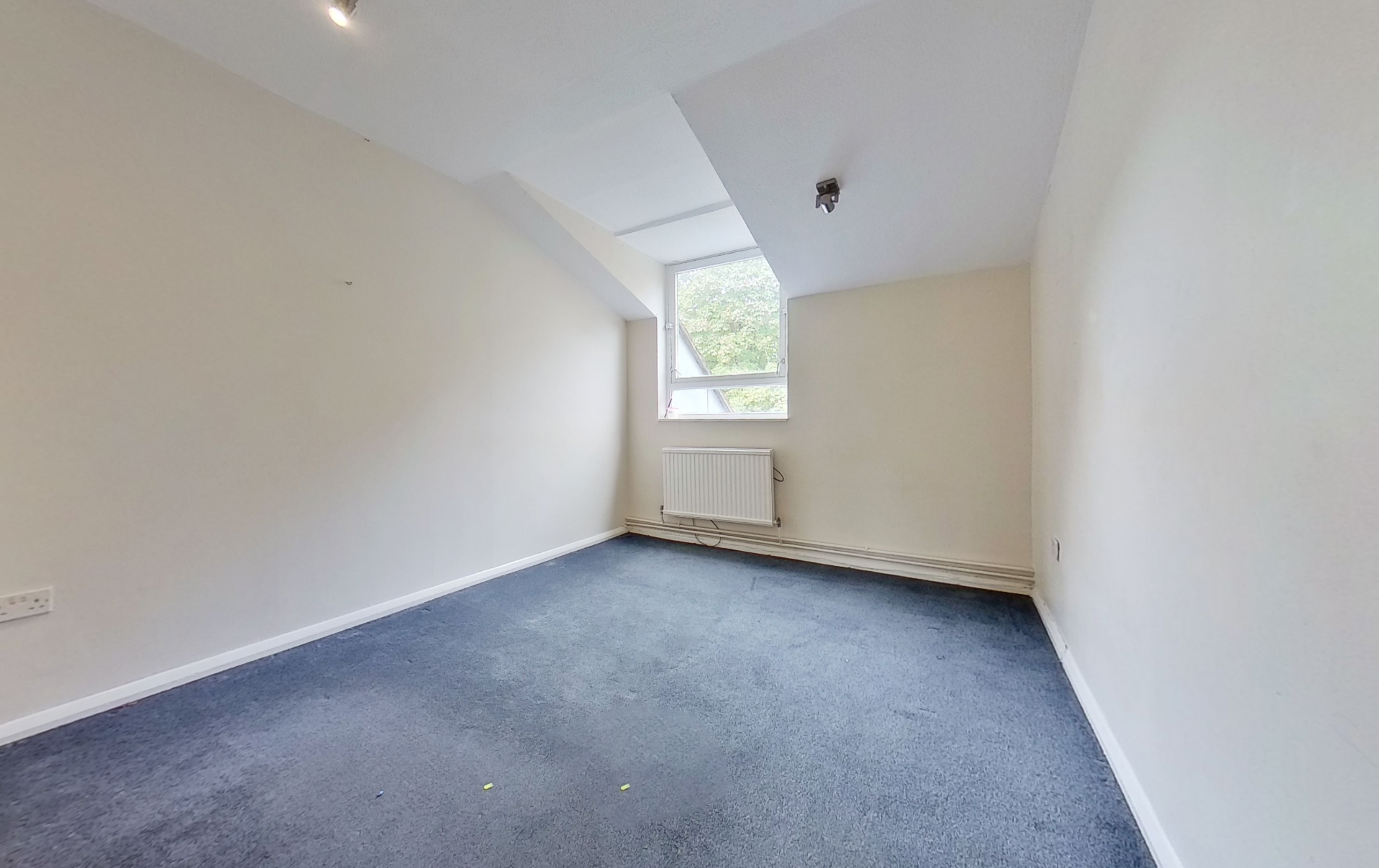 Royal Oak, 250 St Johns Way, Archway, London N19 3RJ