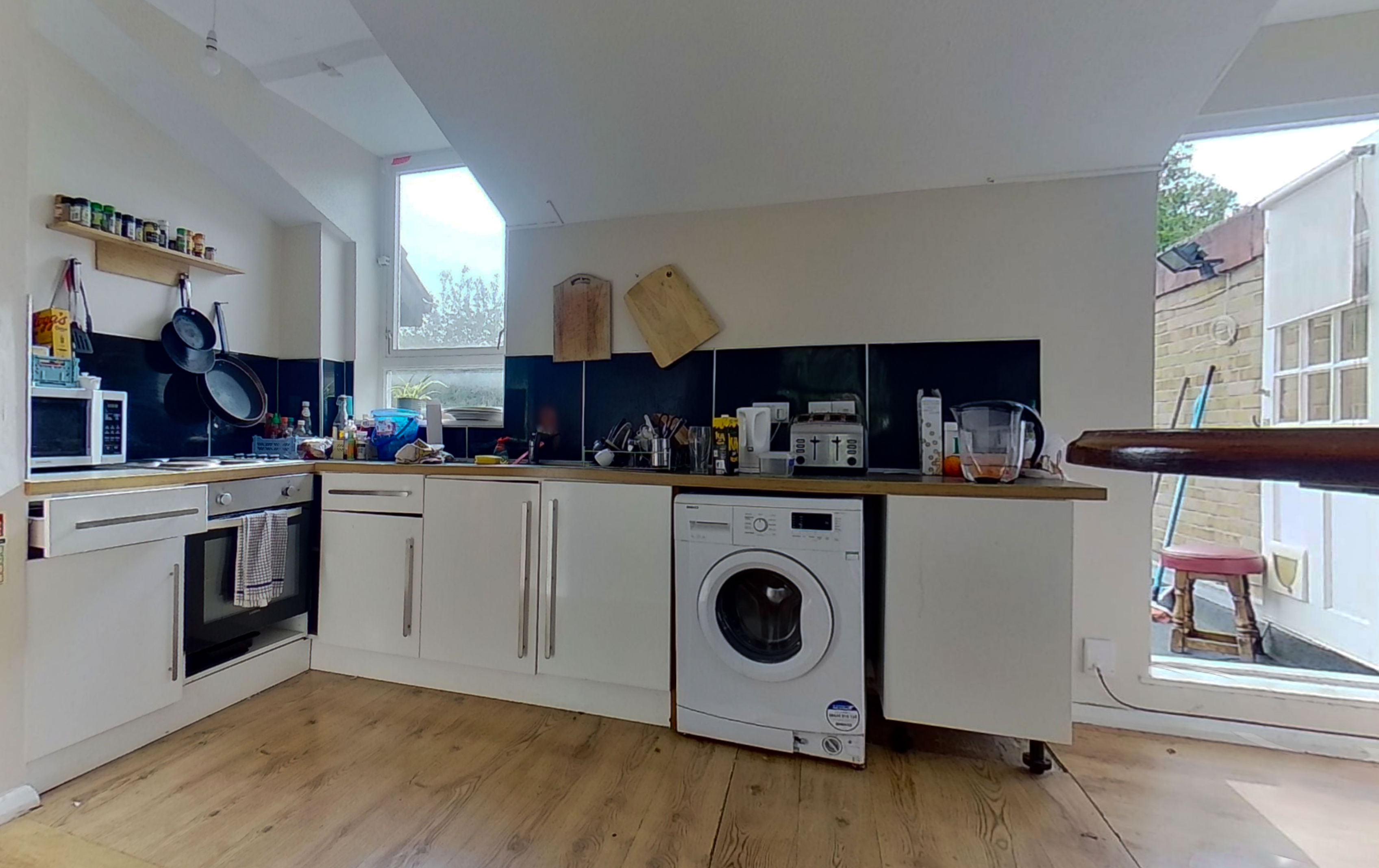 Royal Oak, 250 St Johns Way, Archway, London N19 3RJ