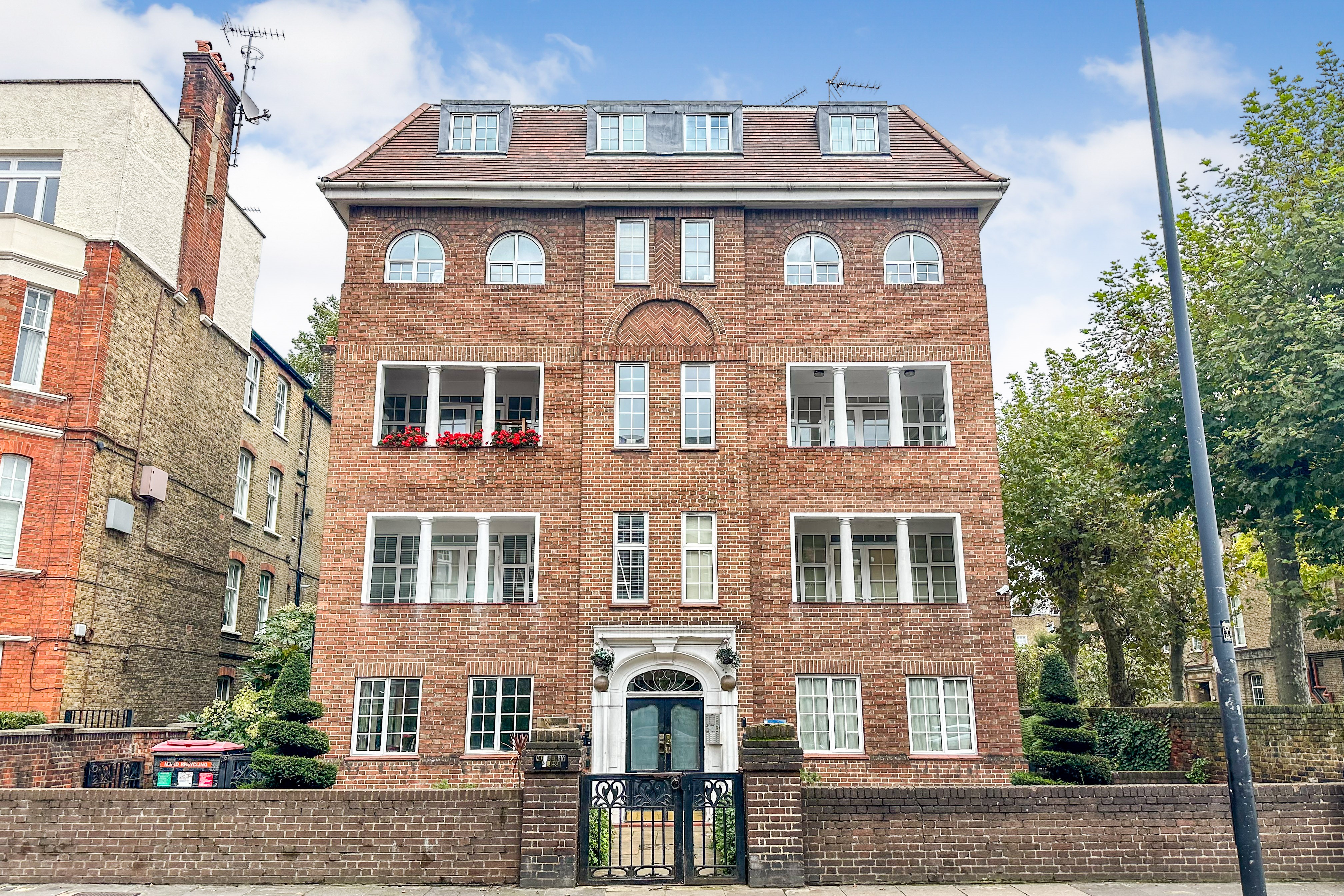 36 Mulberry Close, Beaufort Street, Chelsea, London, SW3 5AB