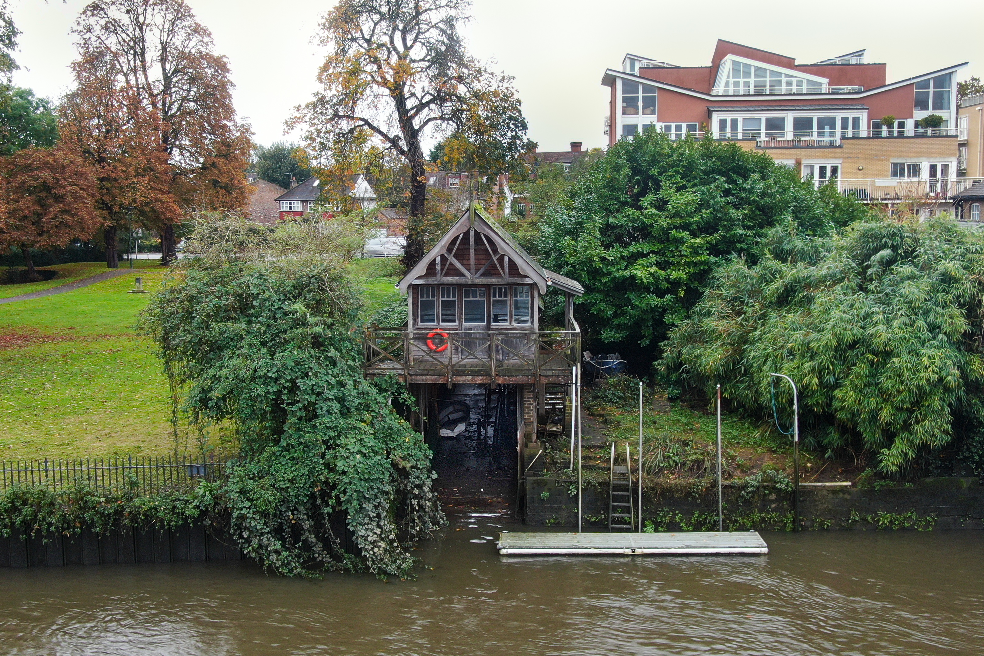Aldous Boathouse, 20a Manor Road, Teddington, TW11 8BG