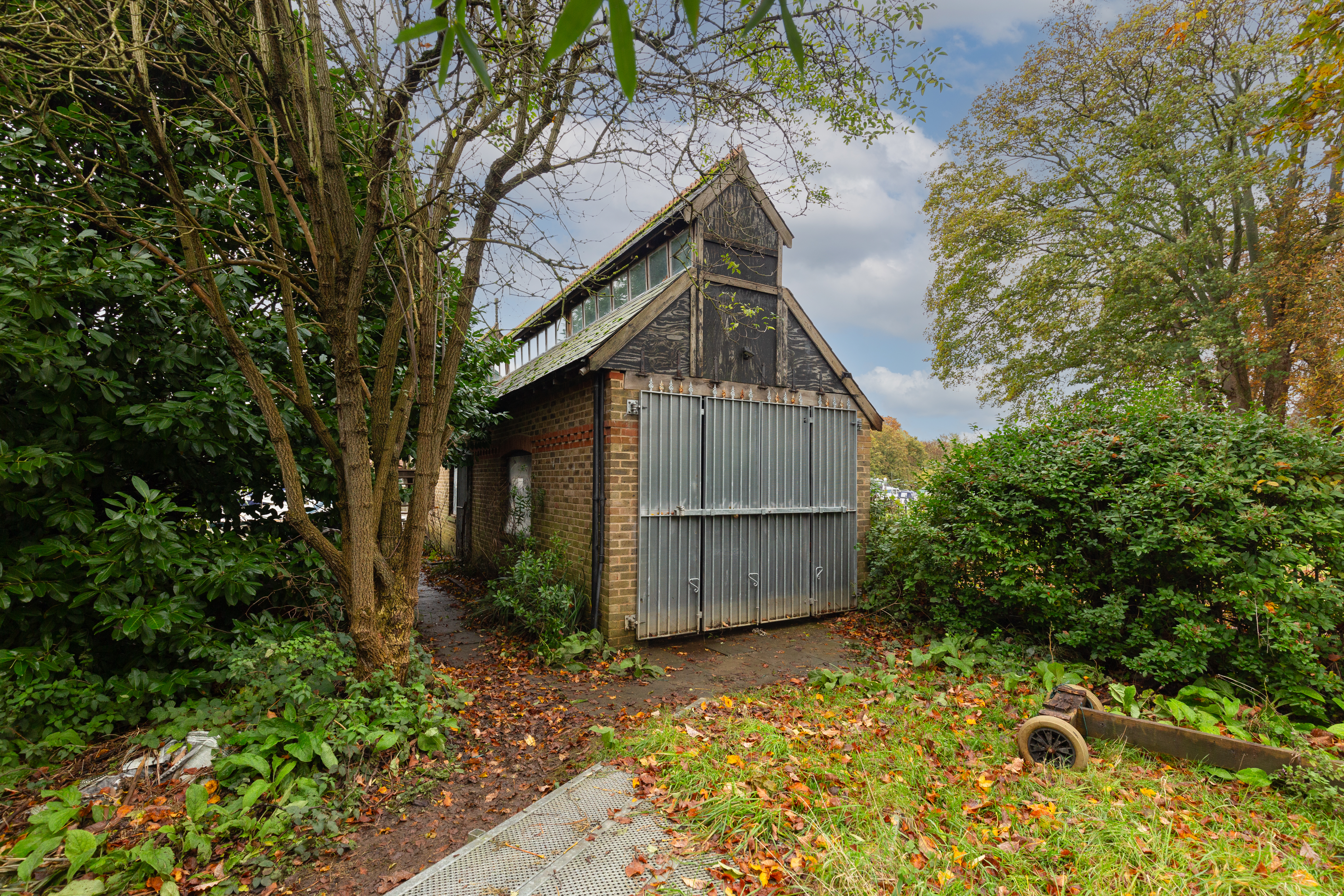Aldous Boathouse, 20a Manor Road, Teddington, TW11 8BG
