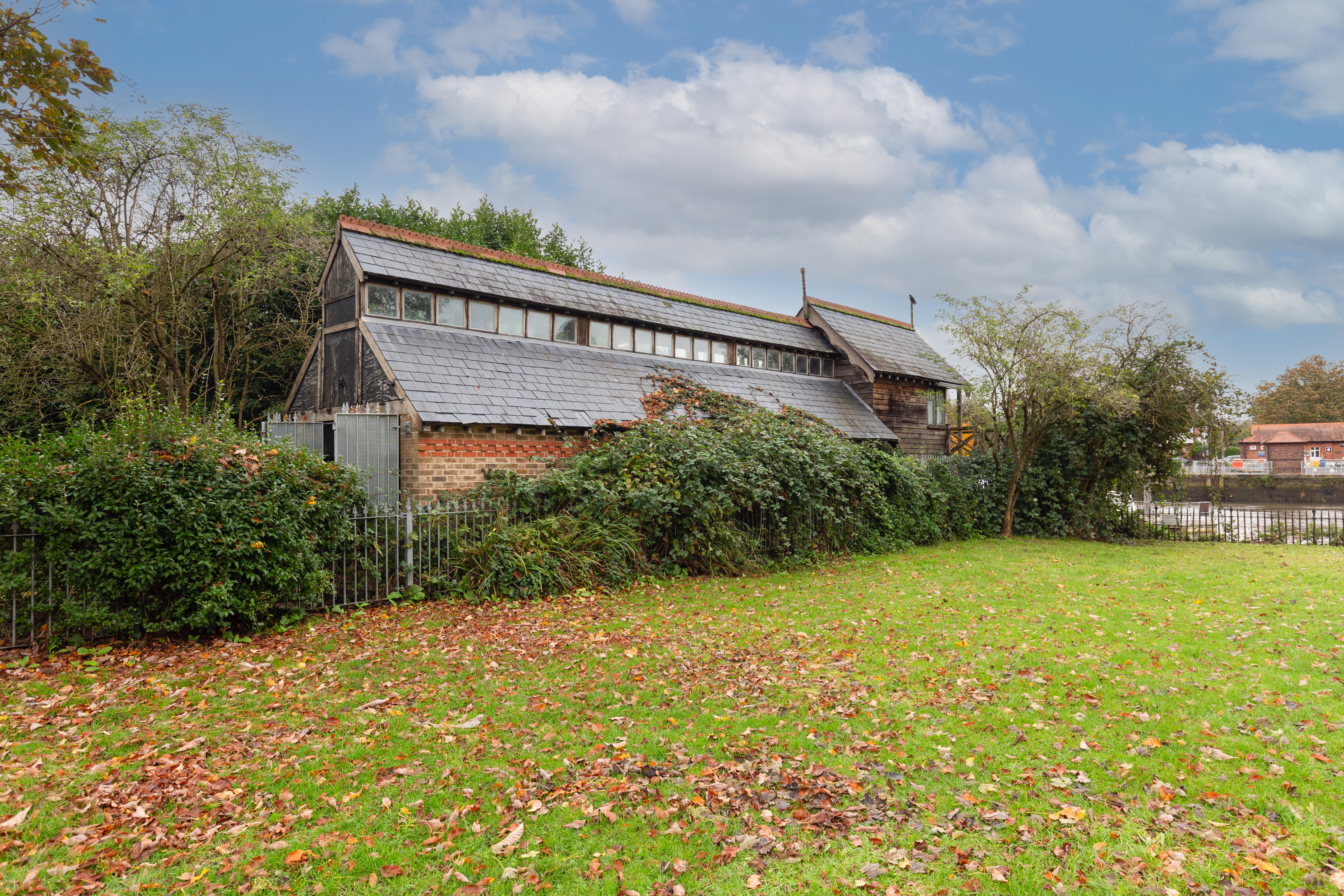 Aldous Boathouse, 20a Manor Road, Teddington, TW11 8BG