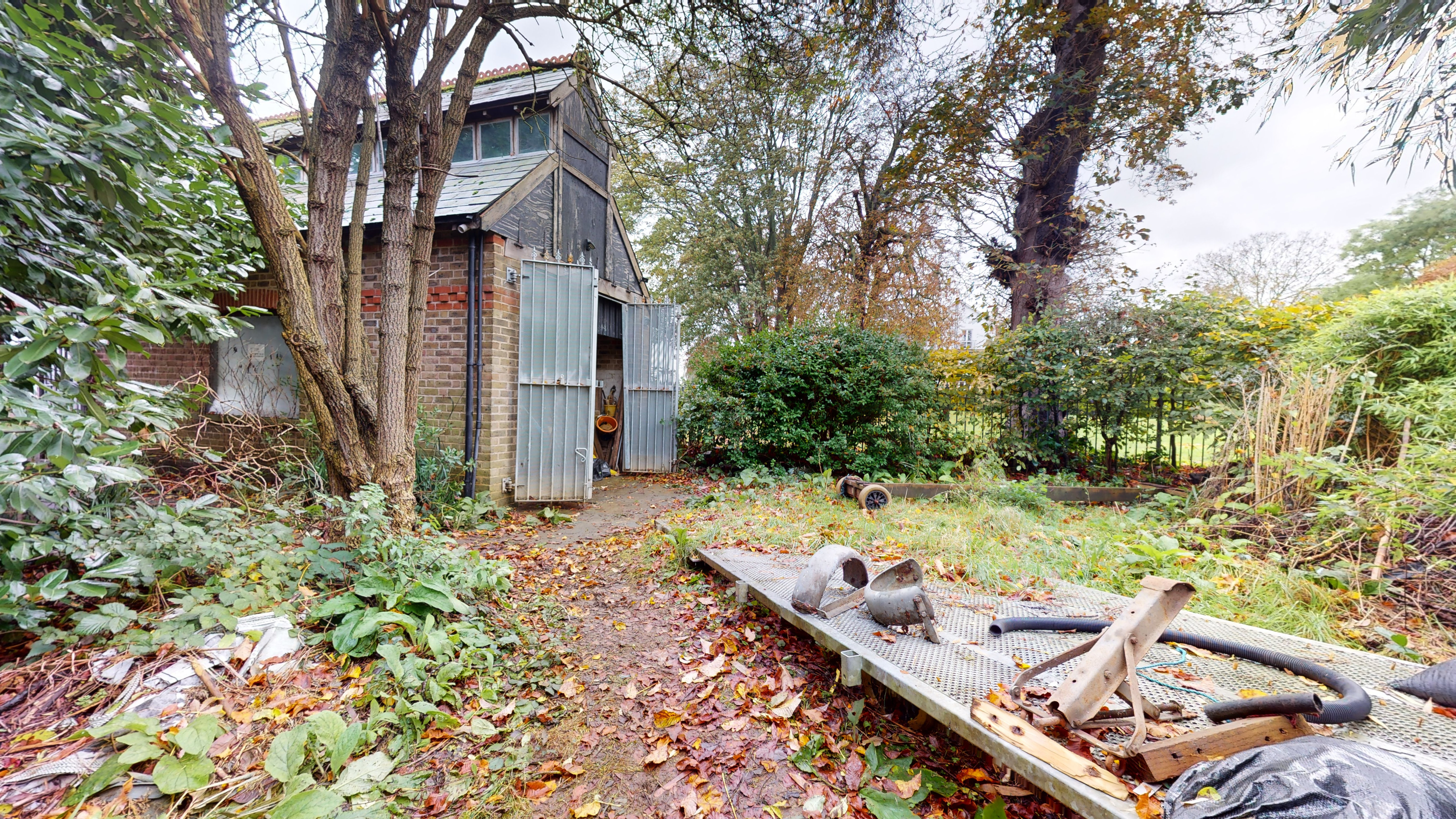 Aldous Boathouse, 20a Manor Road, Teddington, TW11 8BG