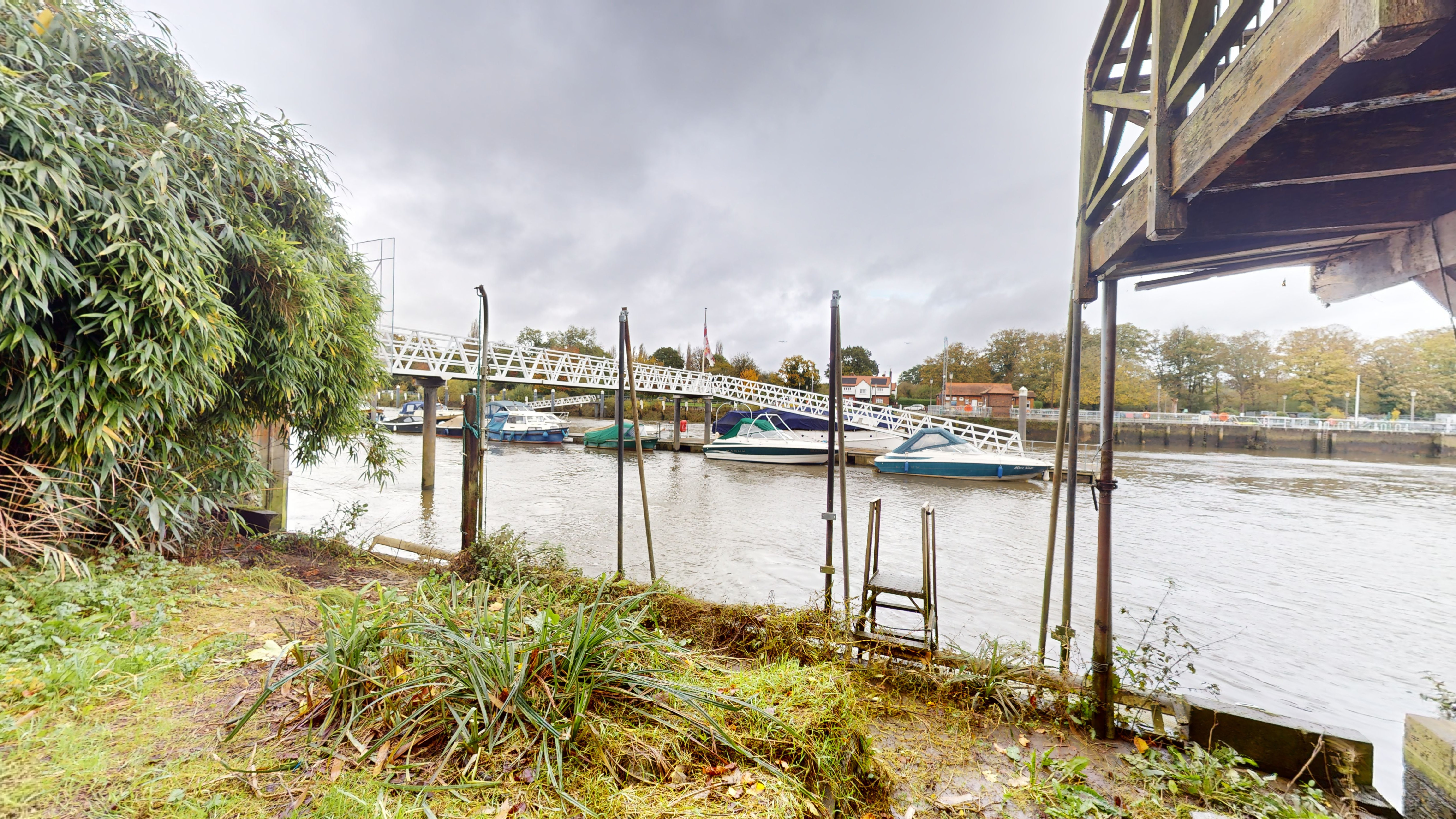 Aldous Boathouse, 20a Manor Road, Teddington, TW11 8BG