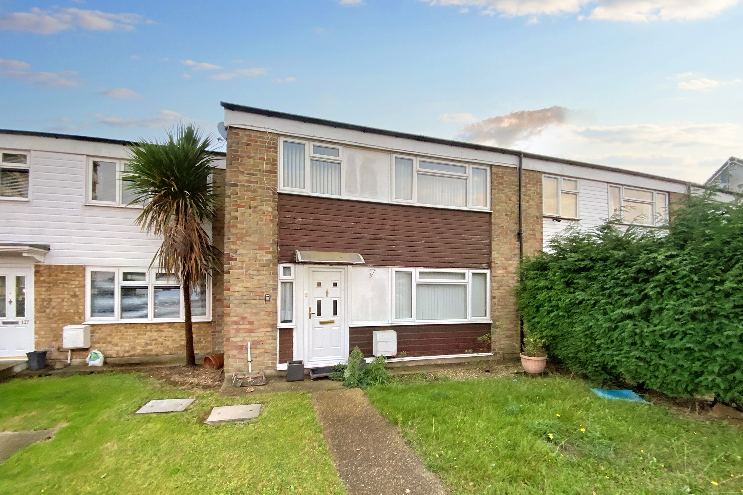 129 Heaton Avenue, Romford, Essex, RM3 7HL