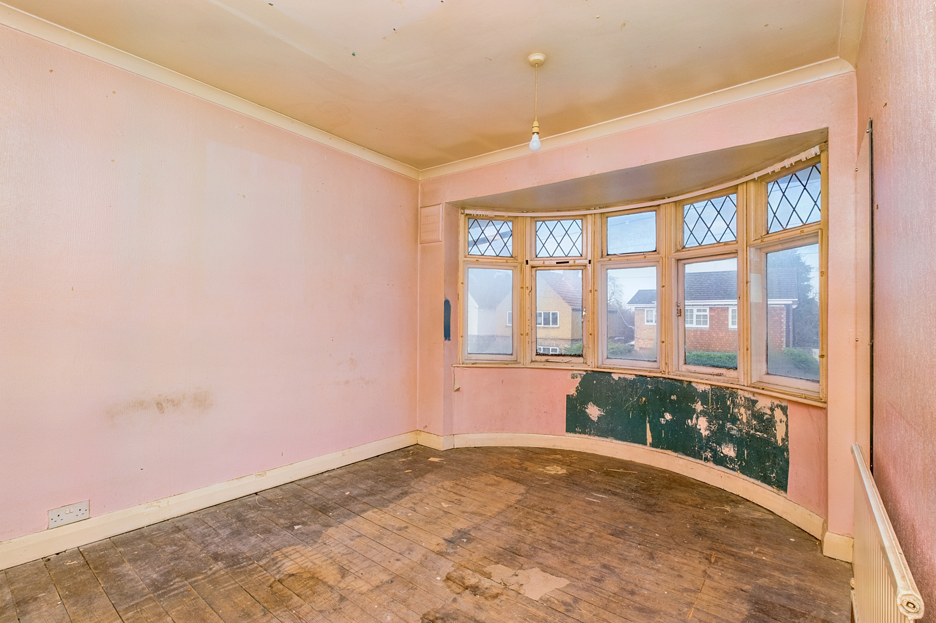 80 Rydens Grove, Walton-on-Thames, Surrey, KT12 5RU
