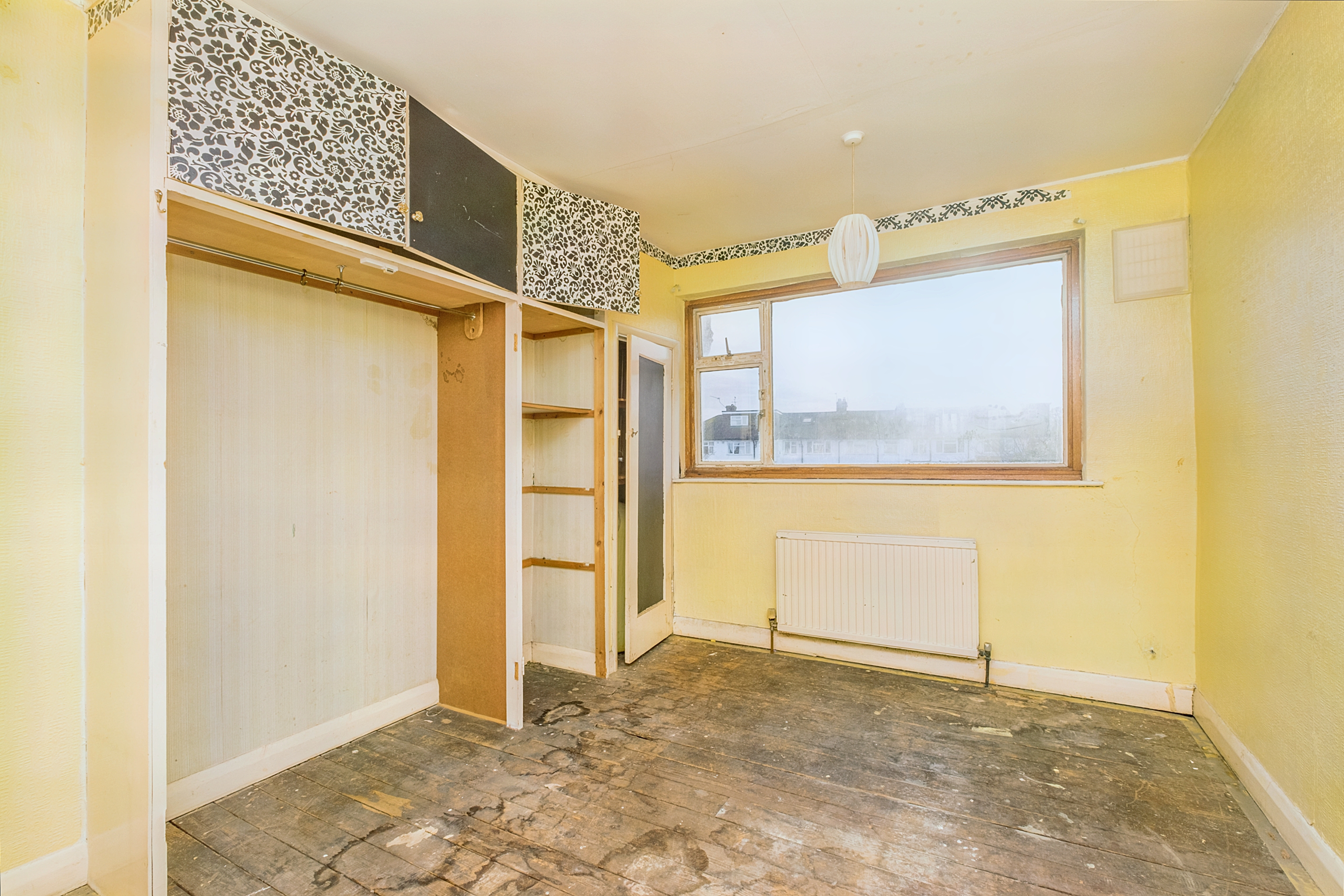80 Rydens Grove, Walton-on-Thames, Surrey, KT12 5RU