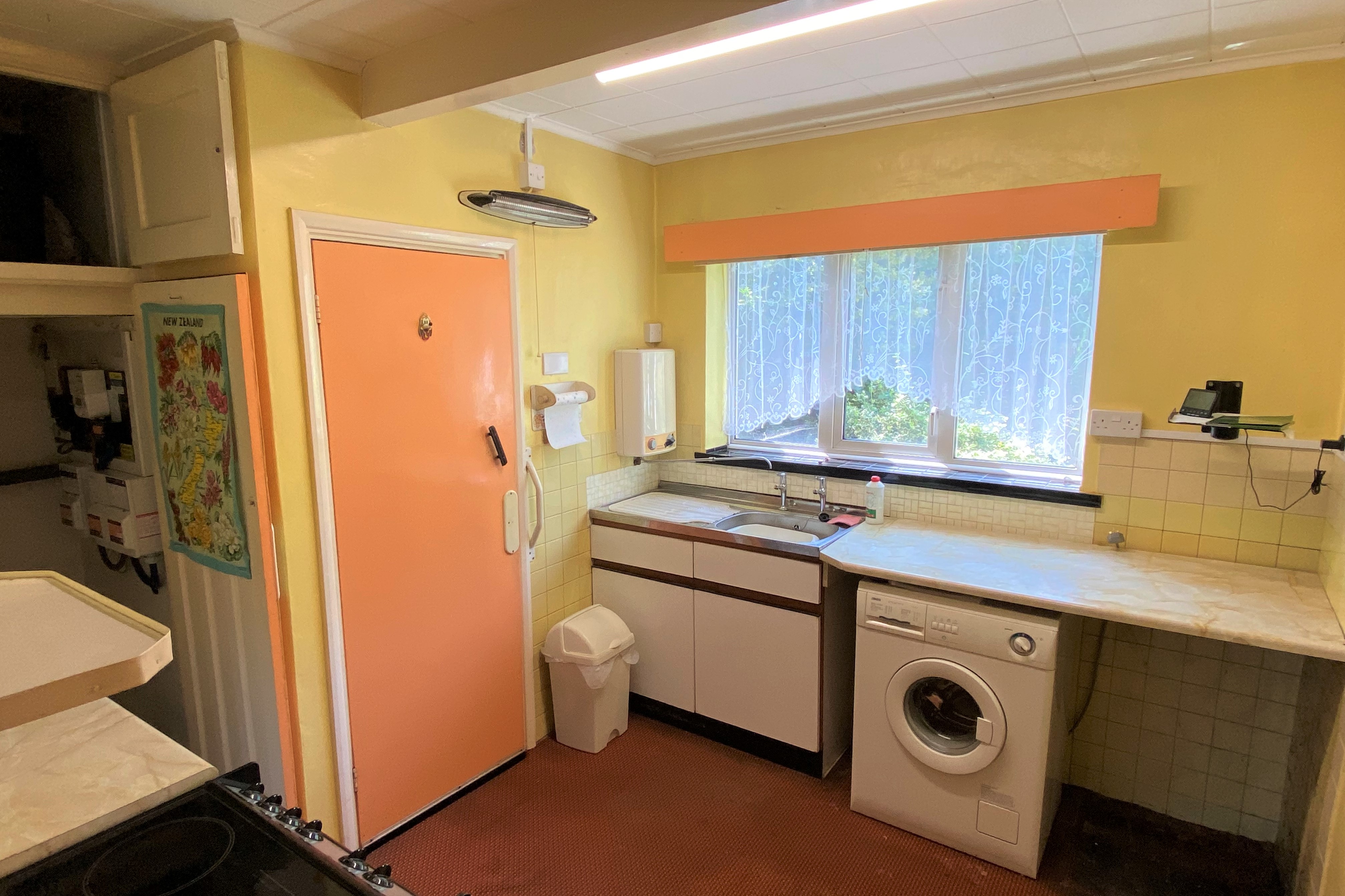 87 Raymond Crescent, Guildford, Surrey, GU2 7SZ