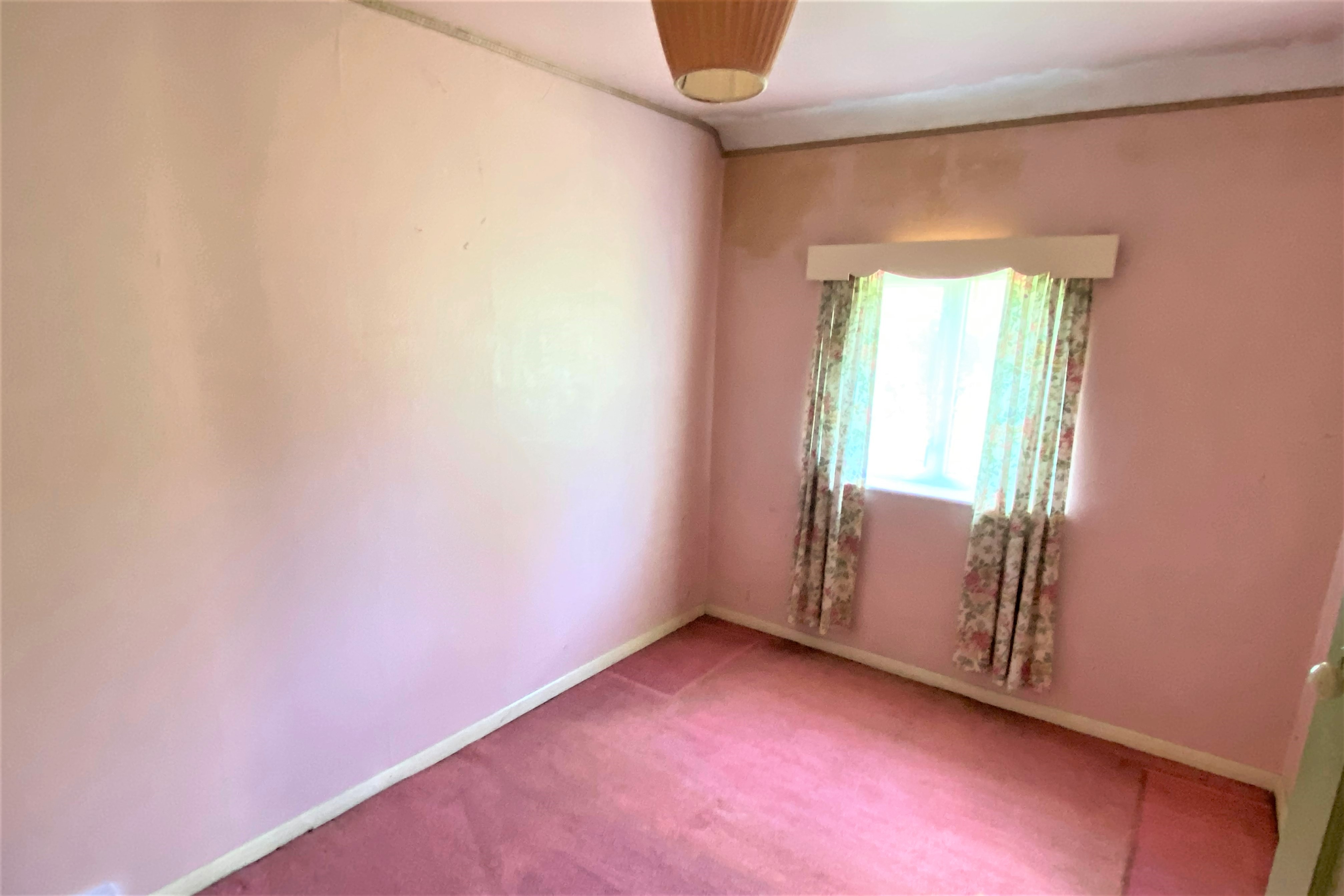 87 Raymond Crescent, Guildford, Surrey, GU2 7SZ