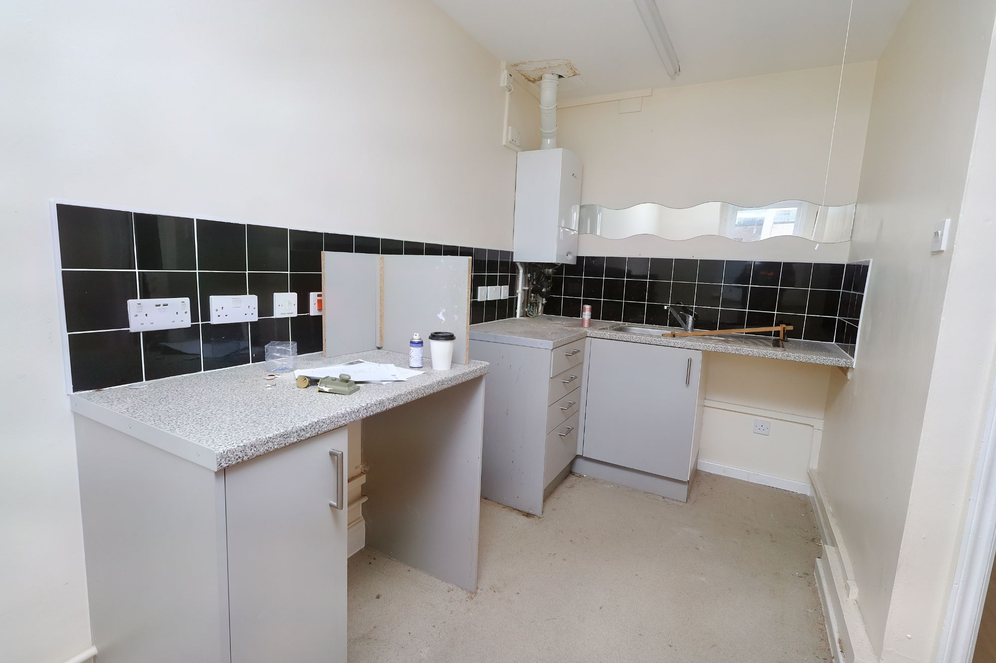 177D Kilburn Park Road, Kilburn, London, NW6 5LG
