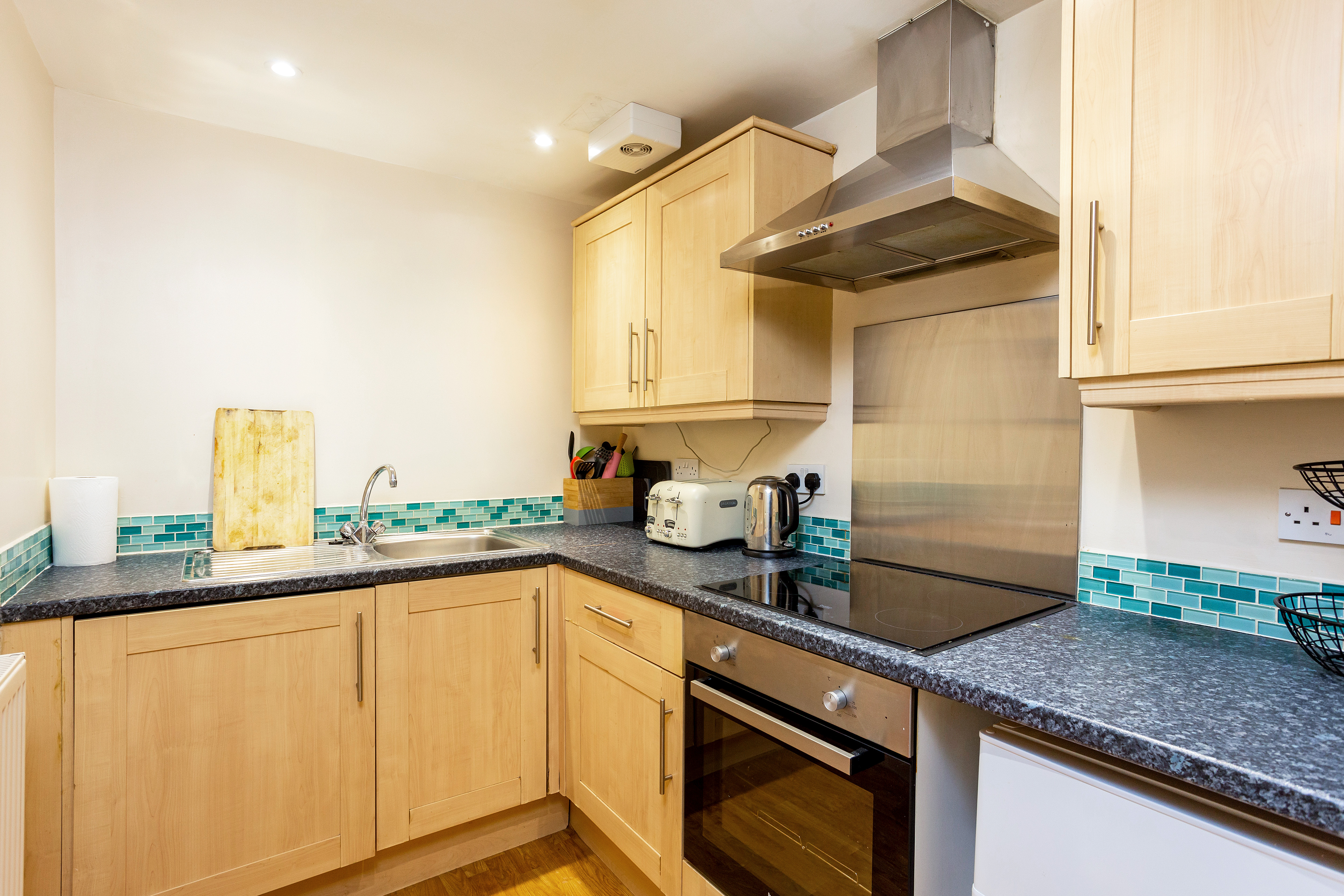 Flat 3, 39-41 West Street, St. Philips, Bristol, BS2 0BZ