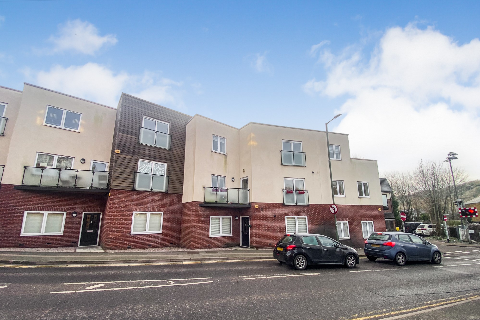 12 & 13 St Lukes Court, 2 Whyteleafe Hill, Whyteleafe, Surrey, CR3 0FJ