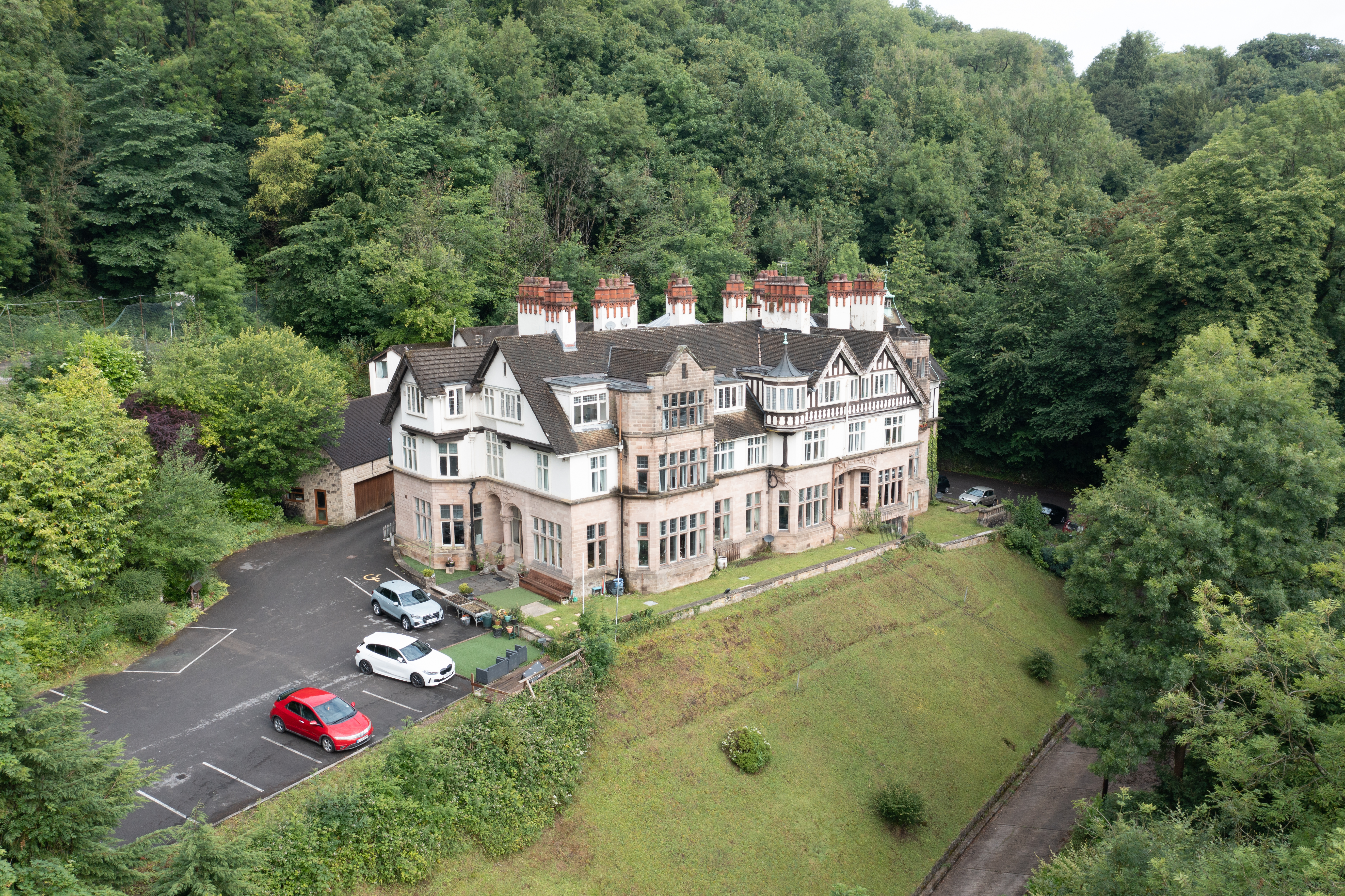 Cromford Court, Mansion House, 2 Derby Road, Matlock Bath, Derbyshire, DE4 3PY