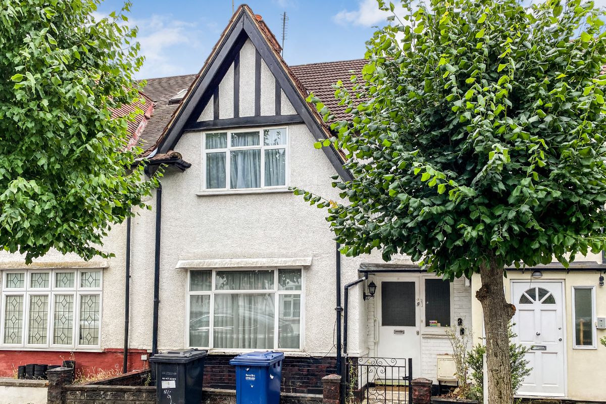 9 Alyth Gardens, Temple Fortune, London NW11 7EN 