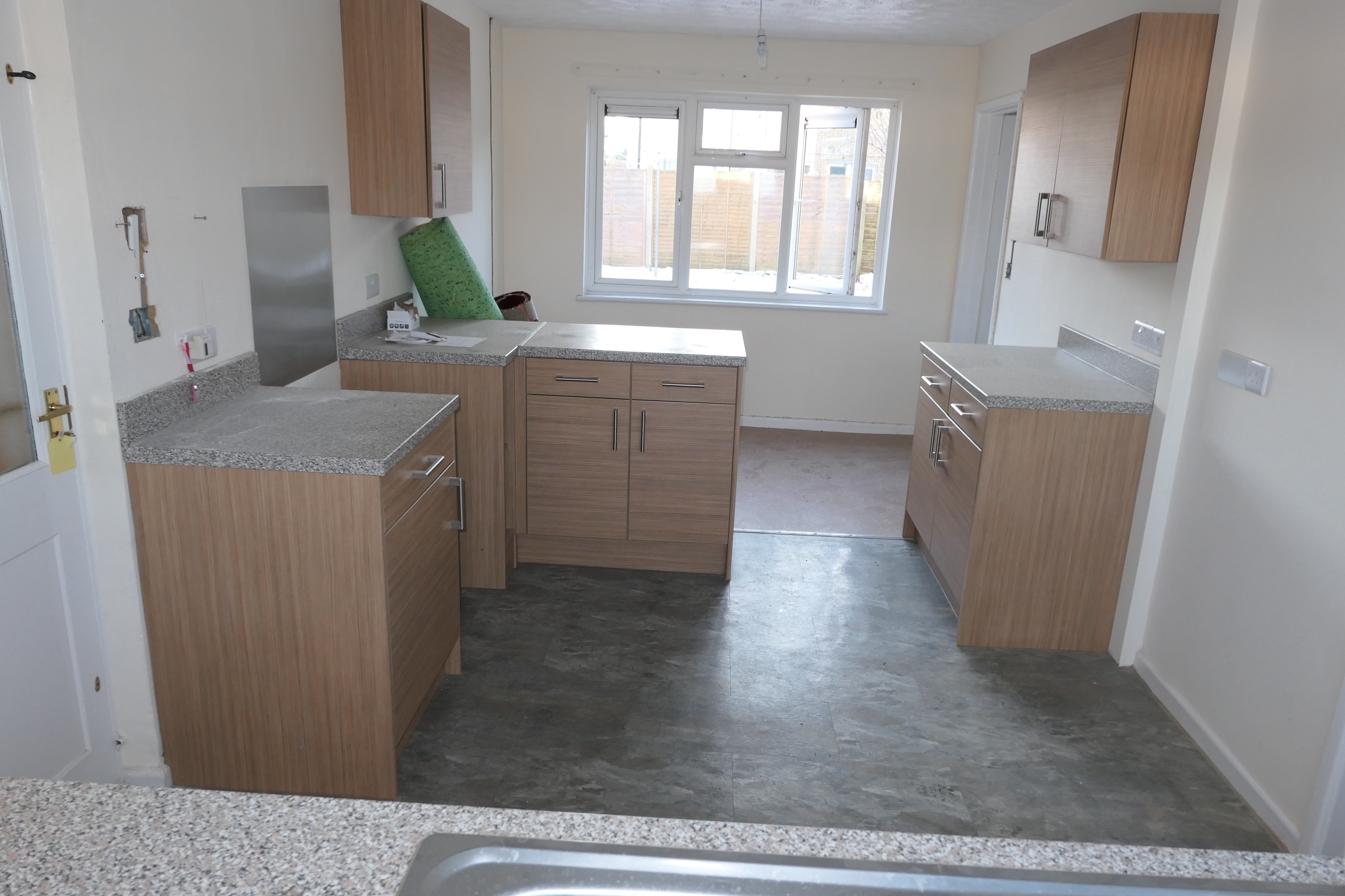 27 Pound Close, Lyneham, near Royal Wotton Bassett, Wiltshire, SN15 4PJ
