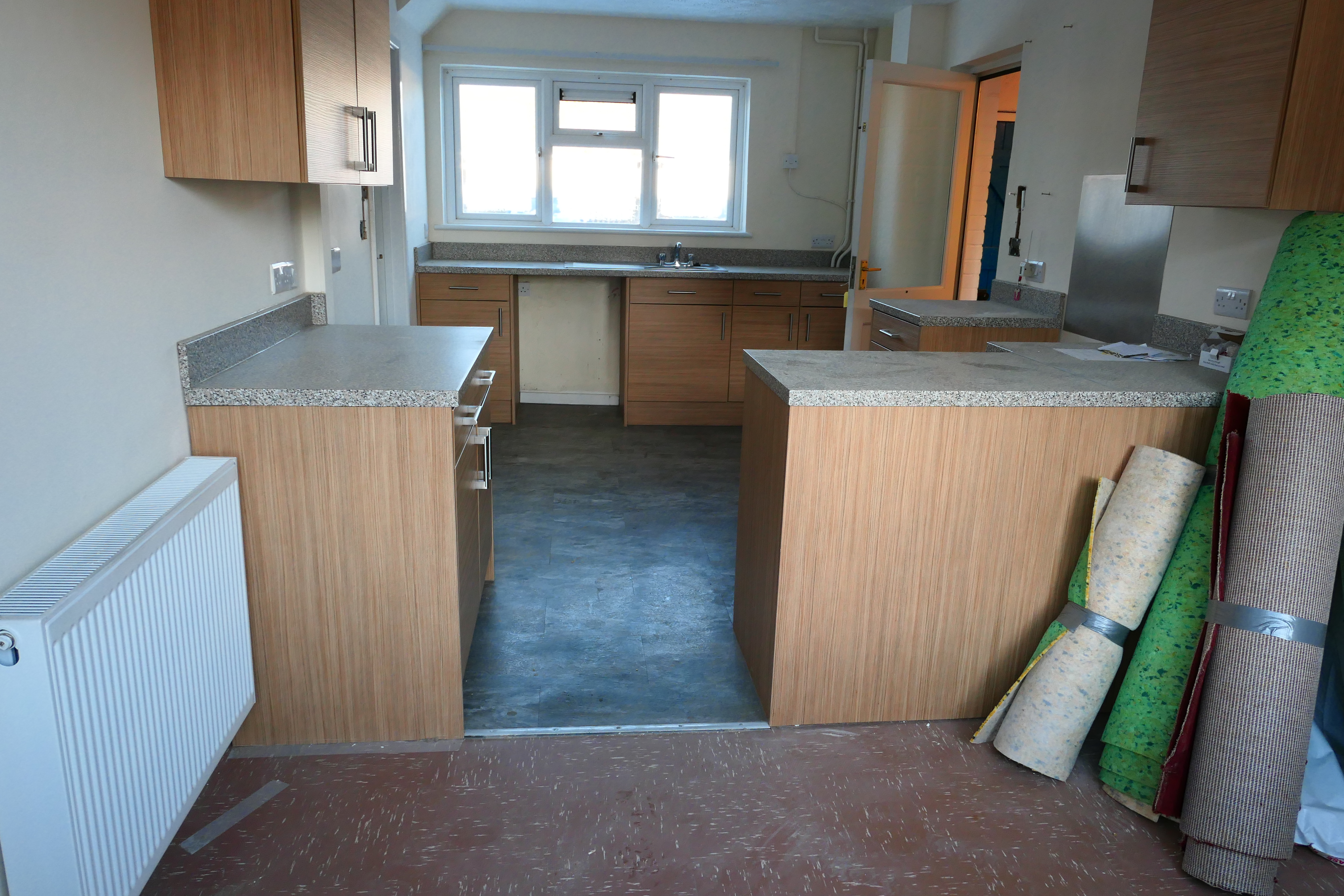 27 Pound Close, Lyneham, near Royal Wotton Bassett, Wiltshire, SN15 4PJ
