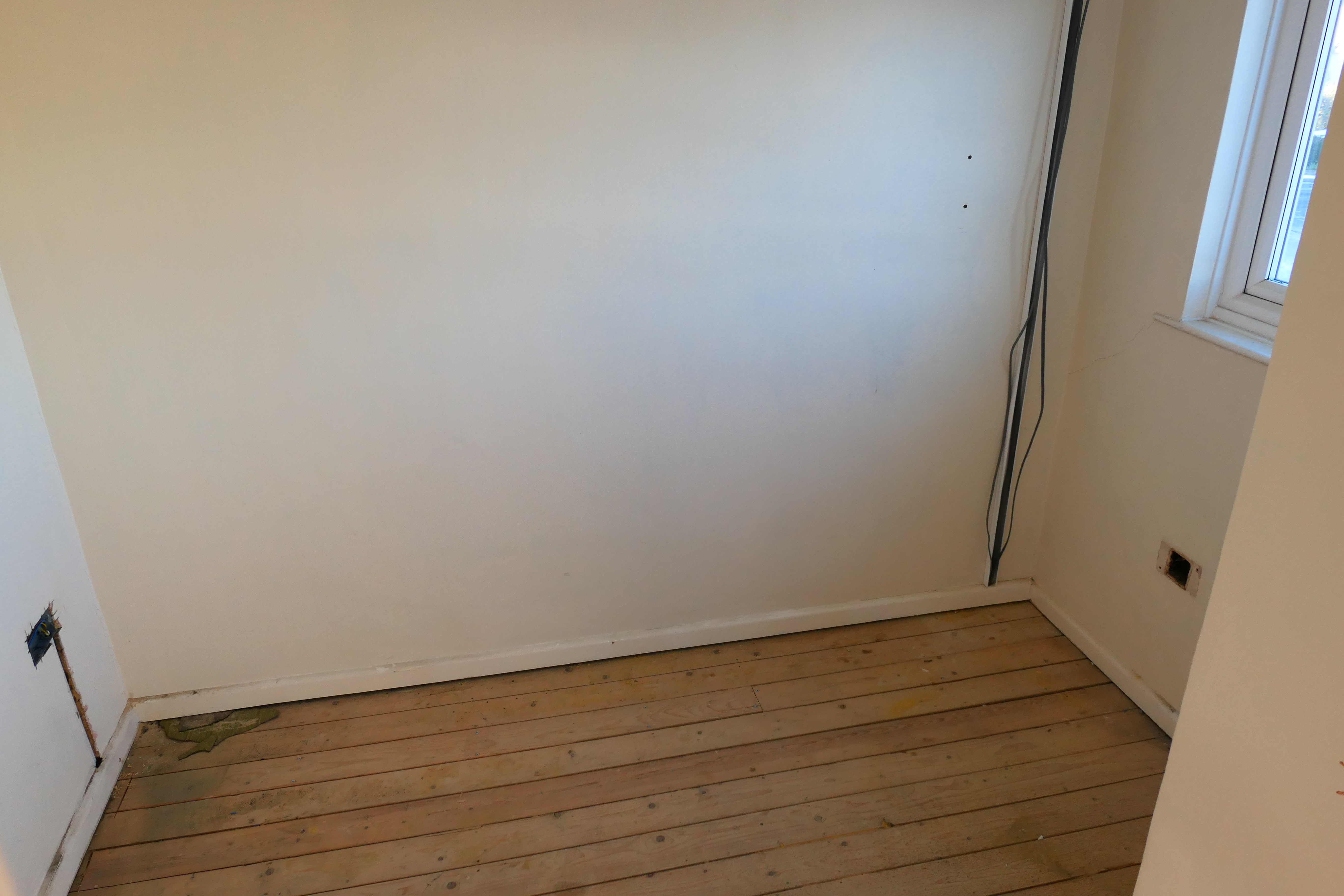 27 Pound Close, Lyneham, near Royal Wotton Bassett, Wiltshire, SN15 4PJ
